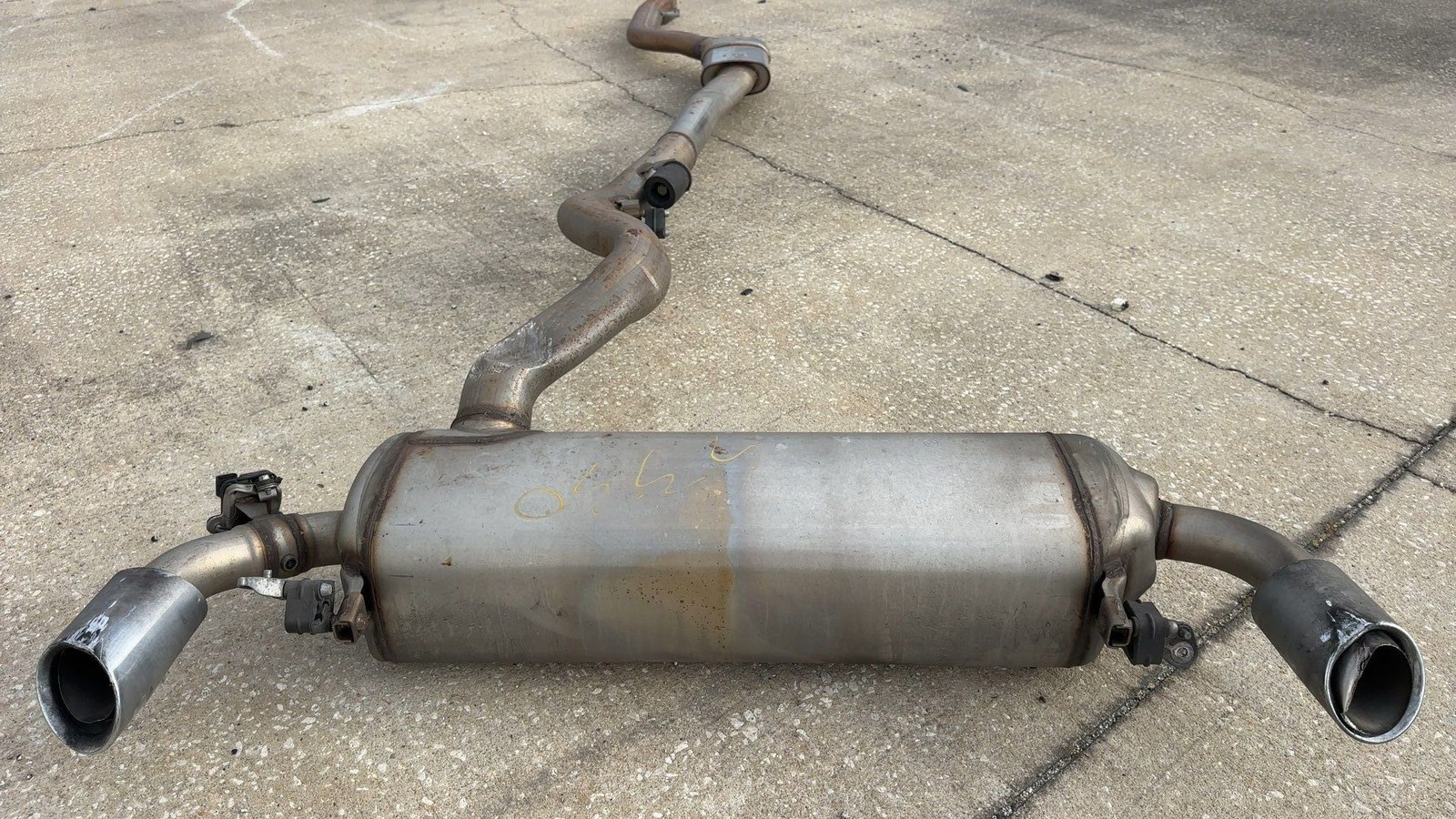 2019-2023 Bmw 330i Rear Muffler Oem 18307933843 Original