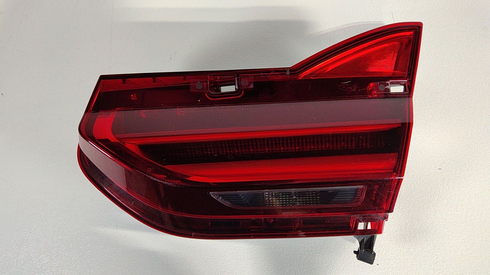 2016-2019 BMW 740i Right Tail Light Decklid Oem 63217342970