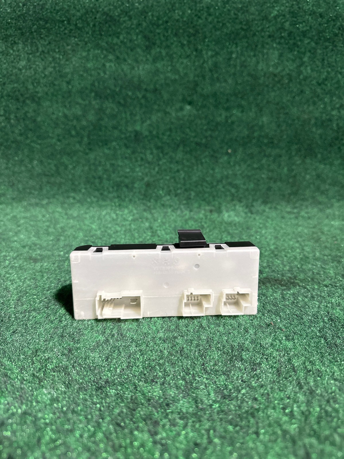 2018-2024 BMW X3 Tailgate Decklid Lift Control module OEM 61359451484