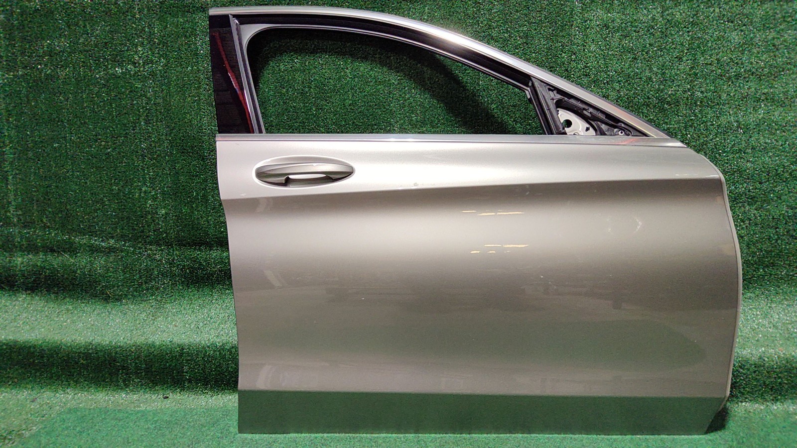 2014-2021 Mercedes C300 Front Right Door Assembly Mojave Silver Oem A2057200205