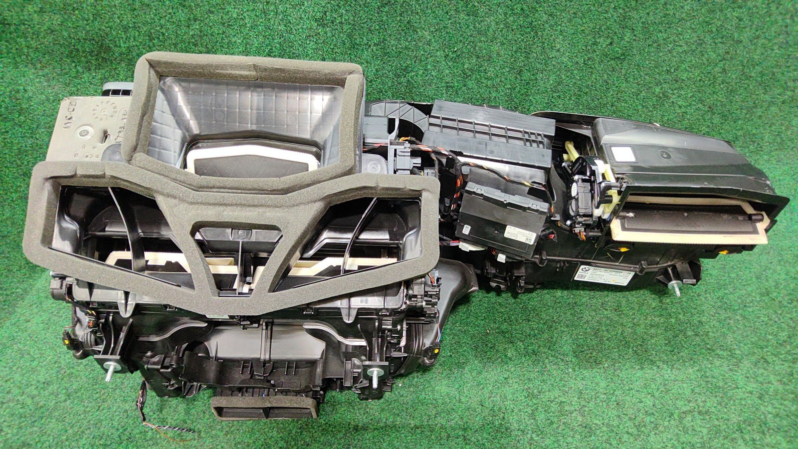 2017-23 BMW 530i HVAC AC CLIMATE HEATER BLOWER MOTOR HOUSING BOX OEM 64119361729