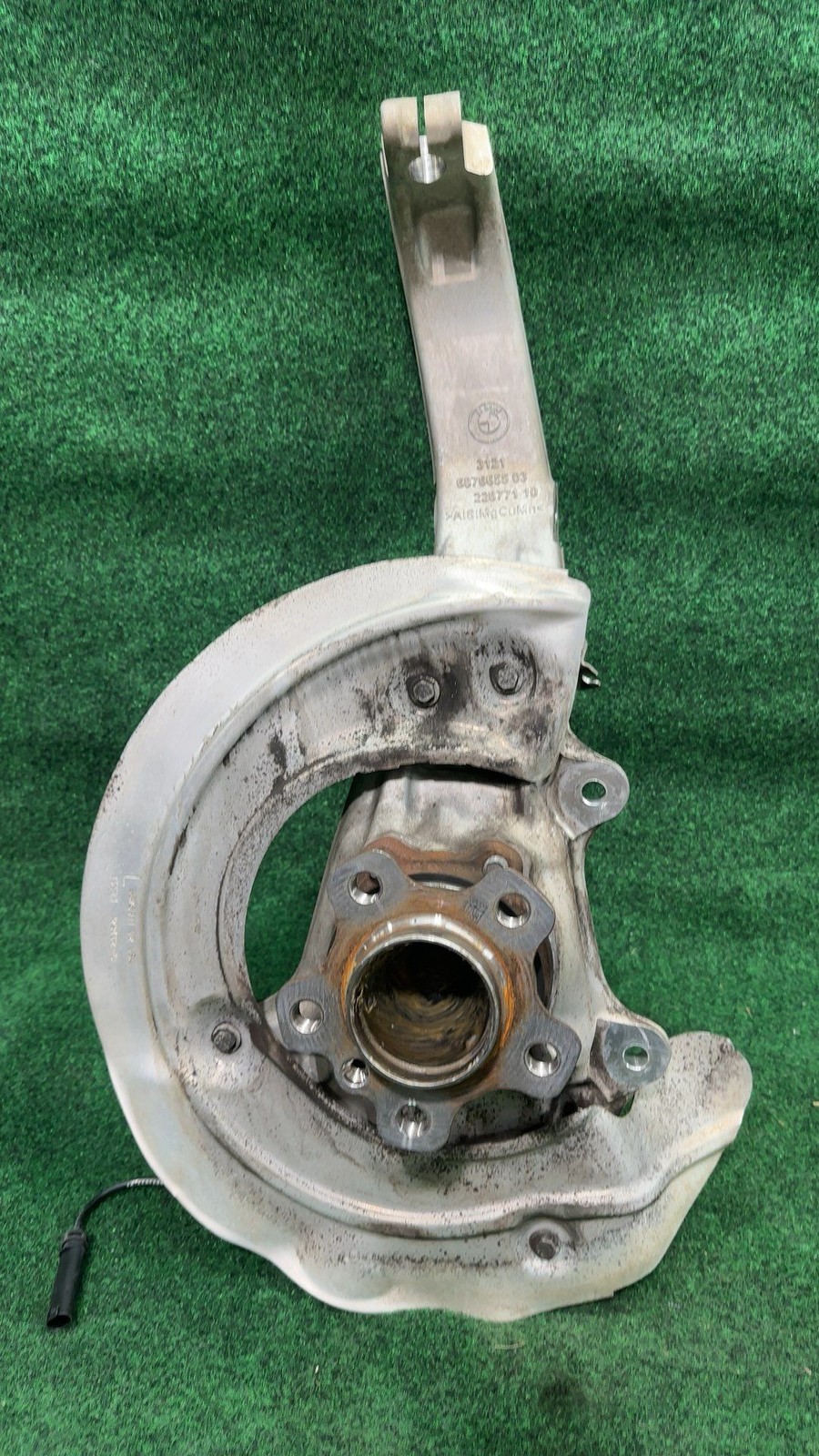 2019-2025 Bmw X5 Carrier Left Sprindle Knuckle Front Oem 31216876655 Original