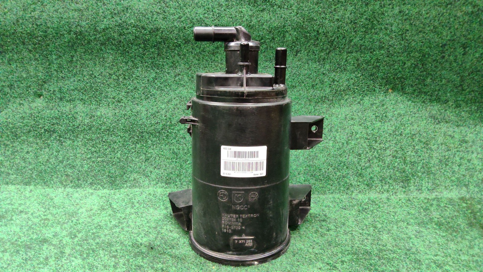 2018-2024 BMW 540i Fuel Evaporator Canister Reservoir OEM 16137371251