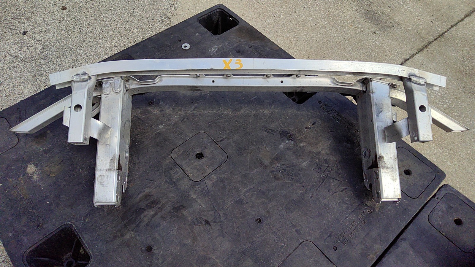 2018-2021 Bmw X3 Front Bumper Reinforcement Oem 51117399911 51117399912