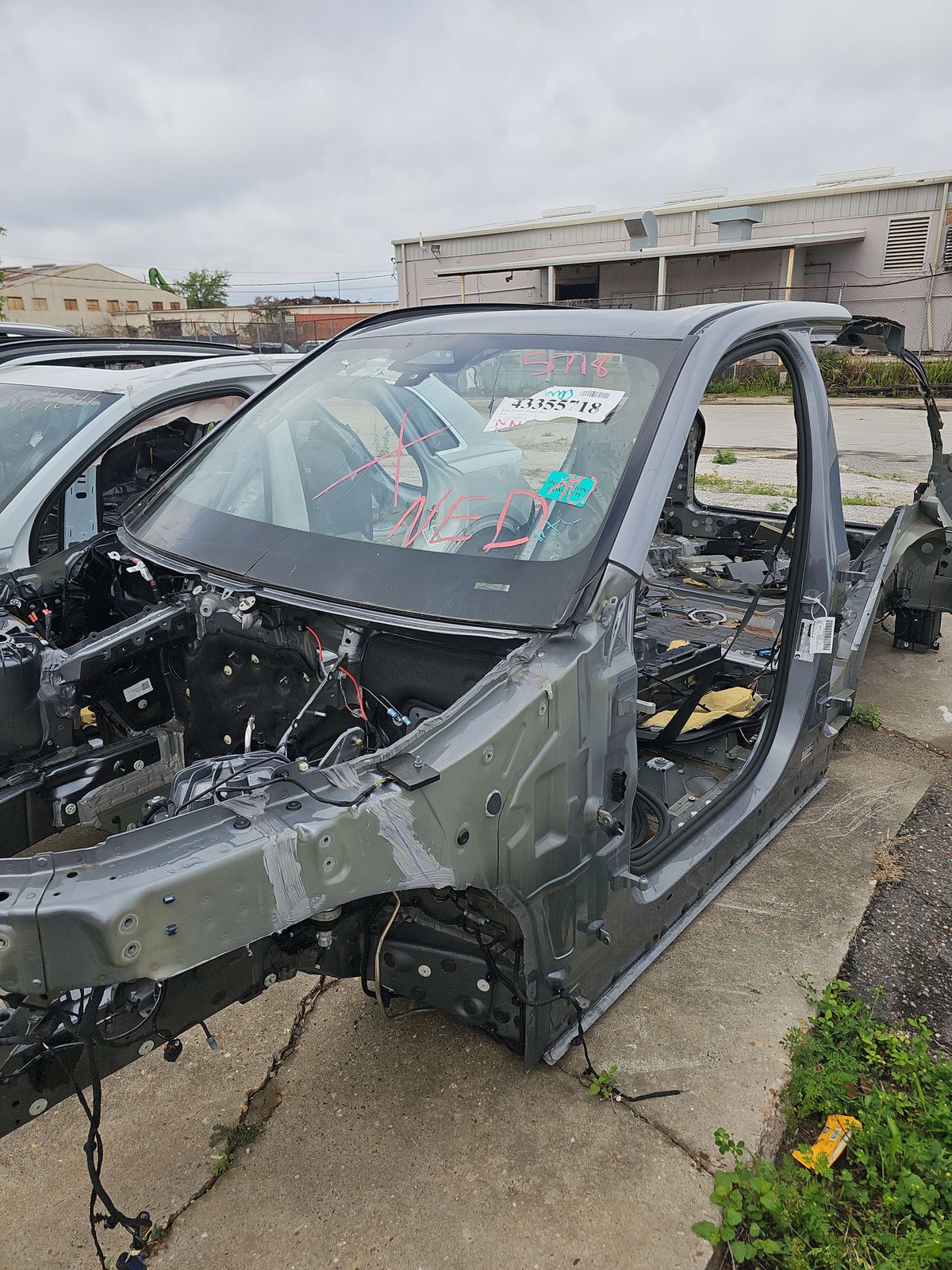 2024-2026 Bmw X5 A Pillar Left Greymetal/c4w Oem 41007955059