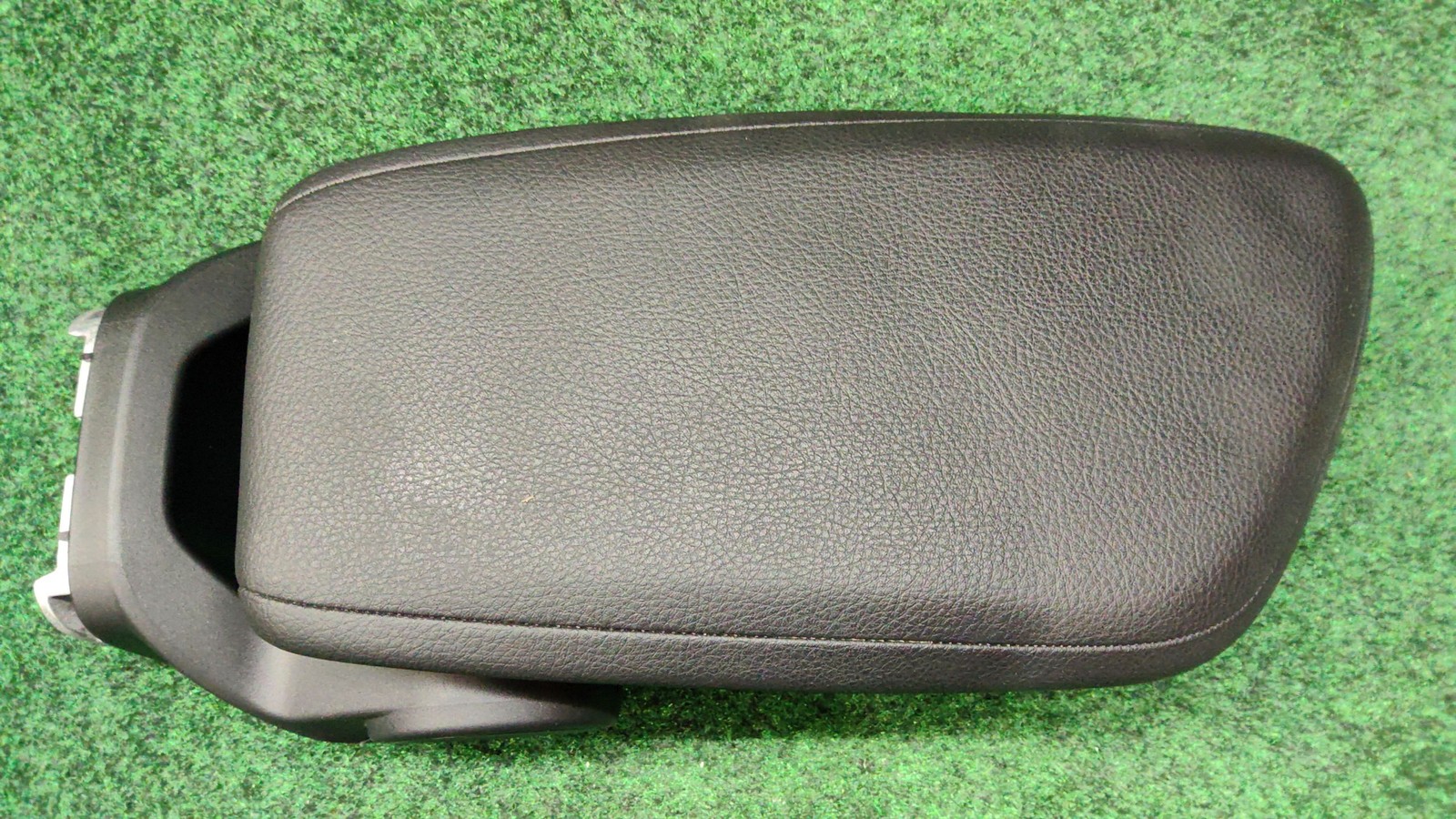 2016-2022 Bmw X1 Armrest Rh Color(black/kcsw) Oem 51166835205 Original