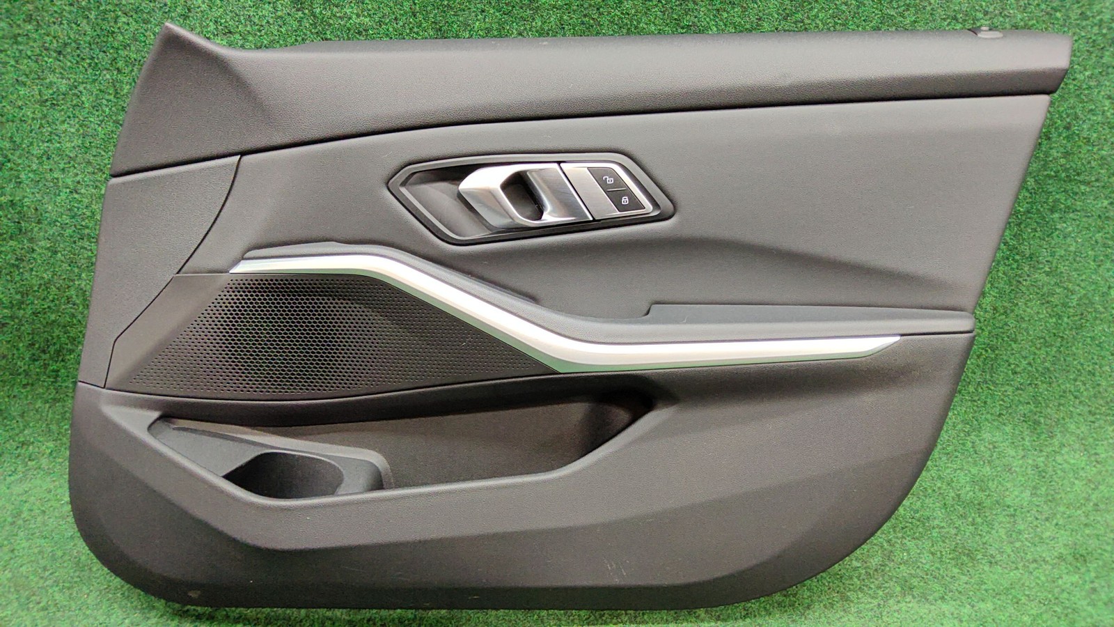 2018-2022 BMW 330i Front Right Door Trim Panel OEM 51419460728