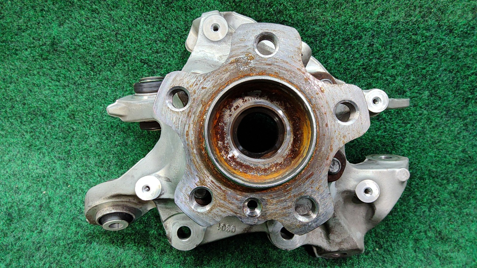 2019-2025 Bmw 330i Rear Knuckle Stub Axle Oem Oem 33306879532 33306899304