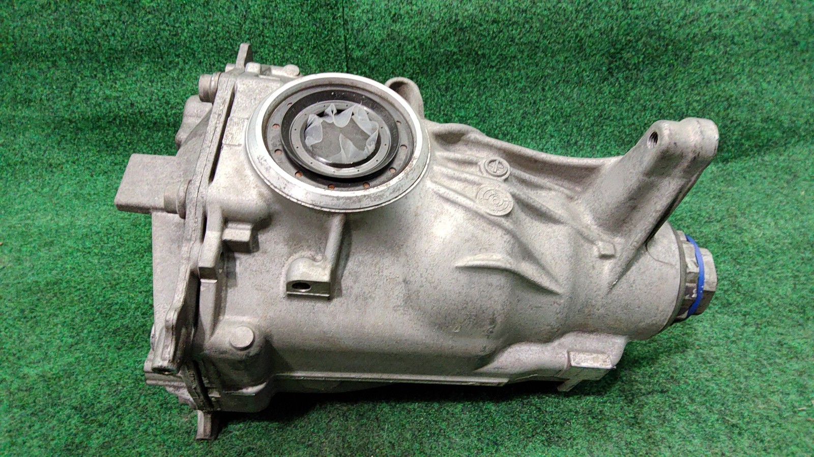 2017-2019 BMW 530i Xdrive Carrier/differential OEM 33108686203