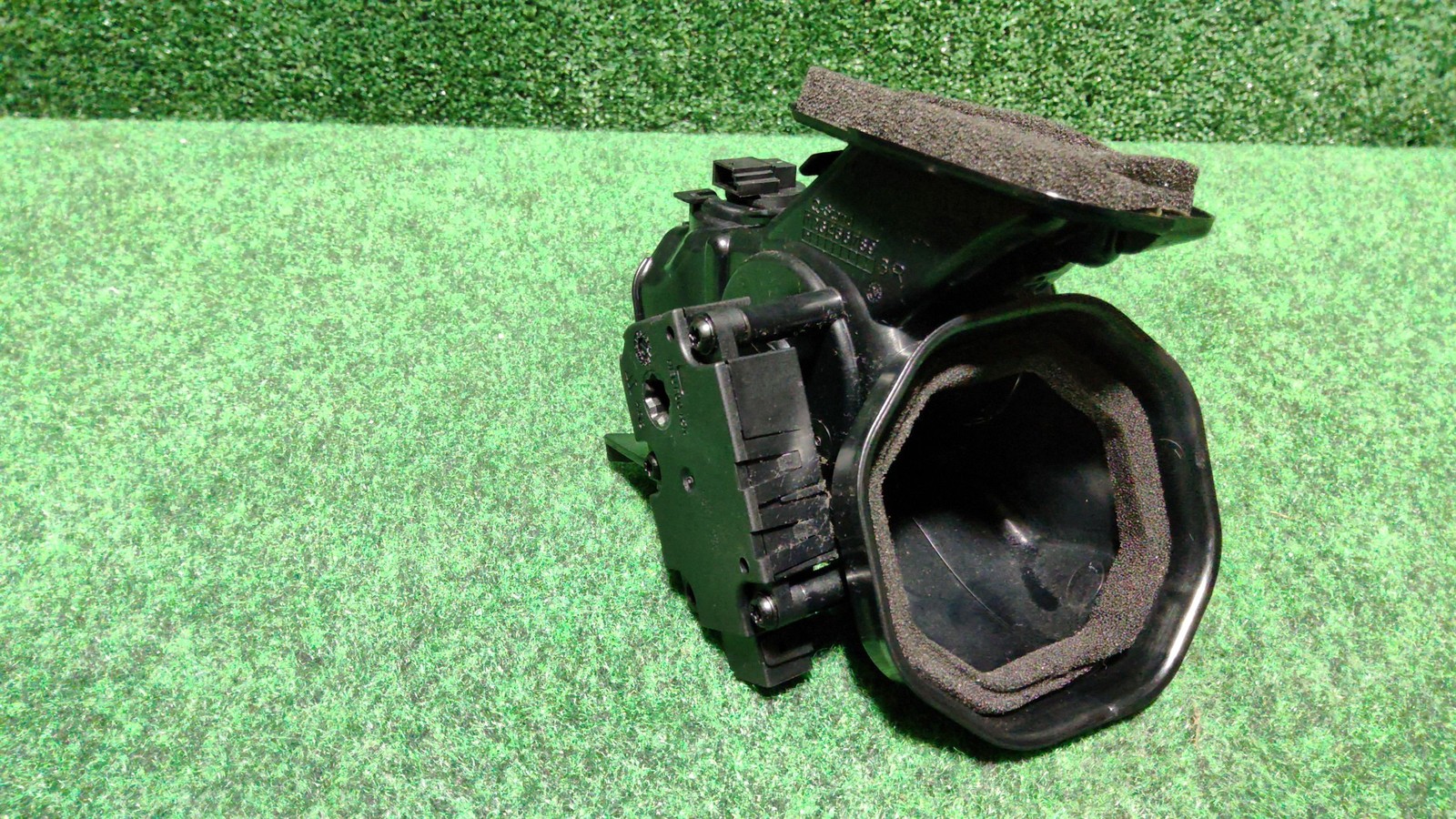 2014-2021 Mercedes Benz C300 Right Dashpanel Air Duct C300 Oem A2058309905