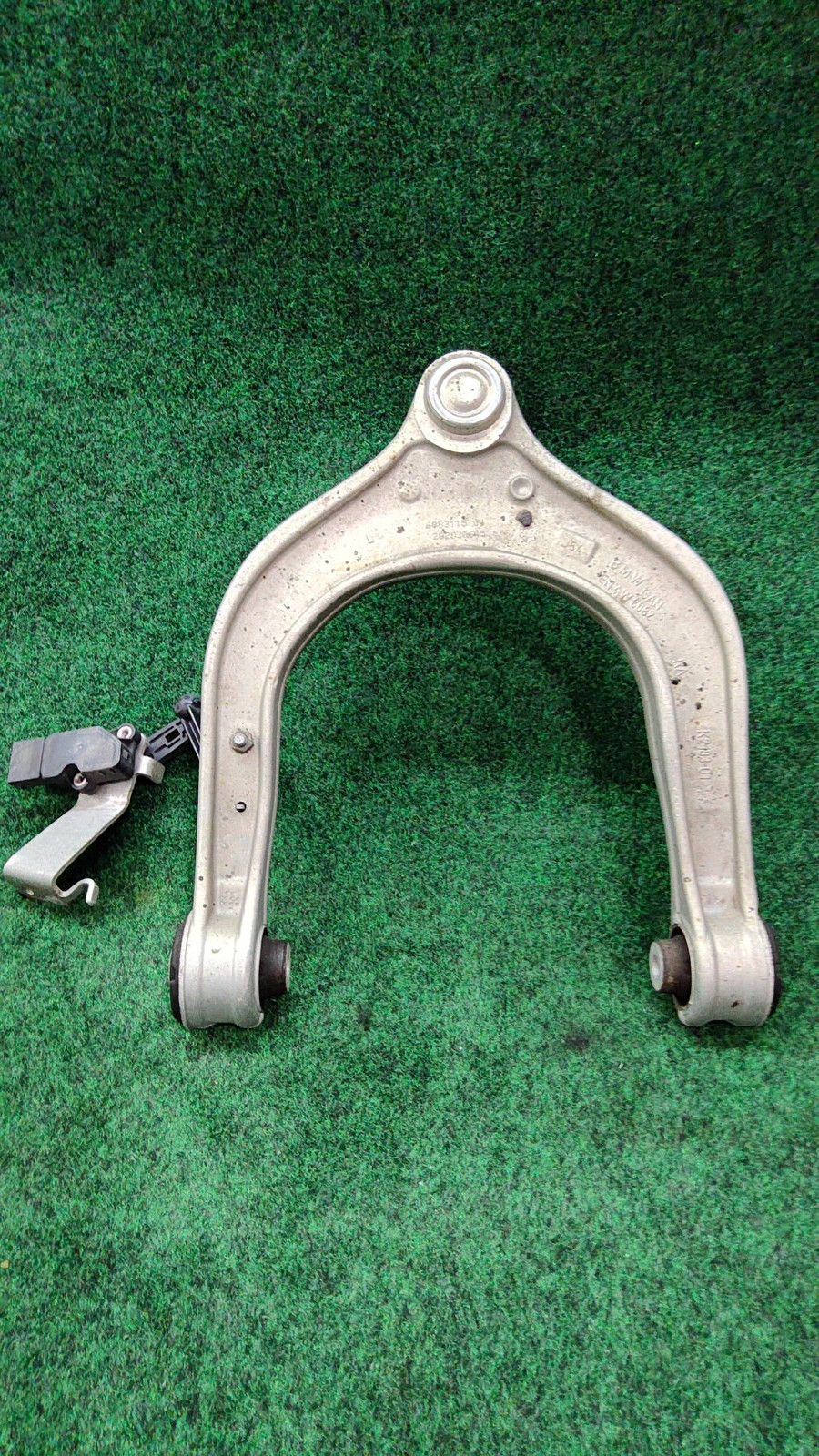 2017-2022 BWM X7 Front Left Upper Control Arm  OEM 31106878073 31106893549