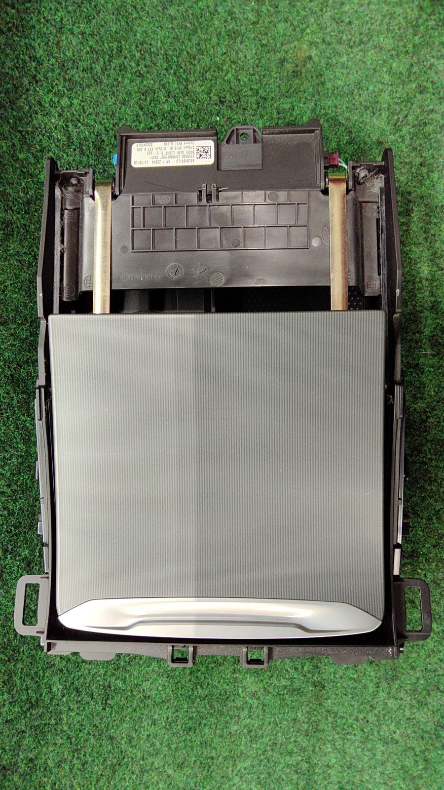 2019-2024 BMW X5 G05 Center Console Front USB OEM 51166808658