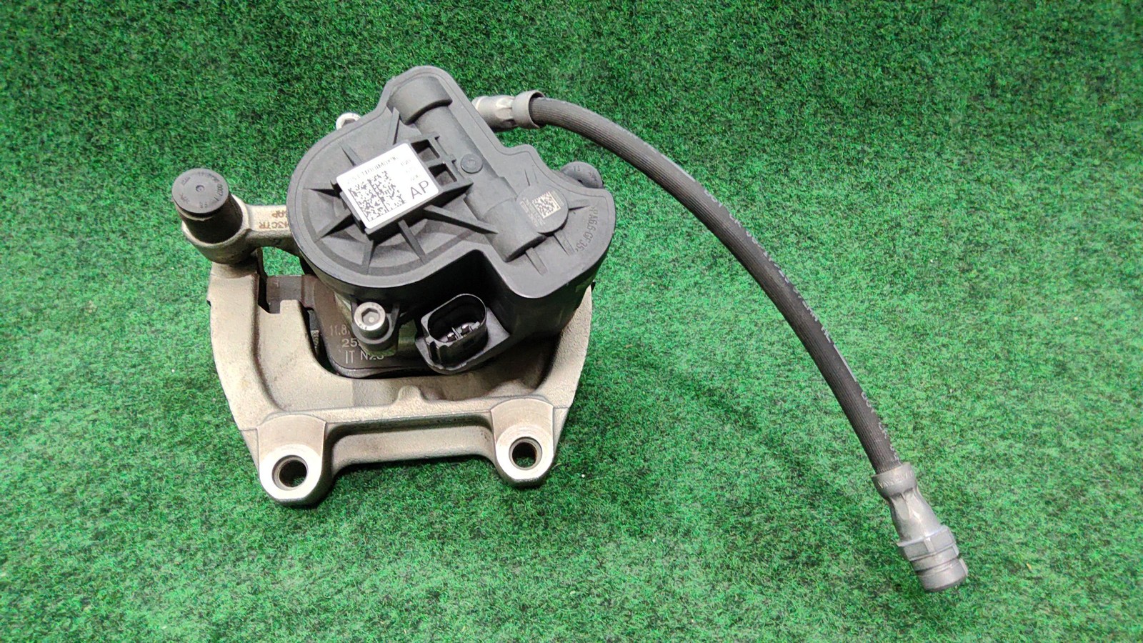 2019-2025 Audi Q3 Rear Right Caliper Housing Assembly 1k Mls Oem 3q0615424f
