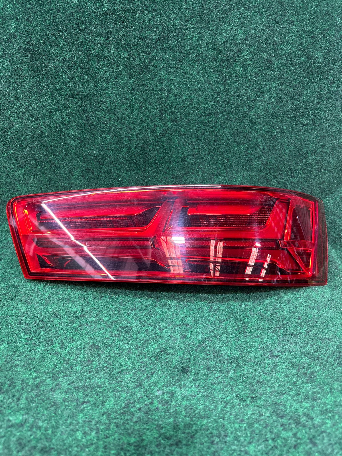 2017-2019 Audi Q7 Rear Right Upper Lift Gate Tail Light Assembly Oem 4m0945094d