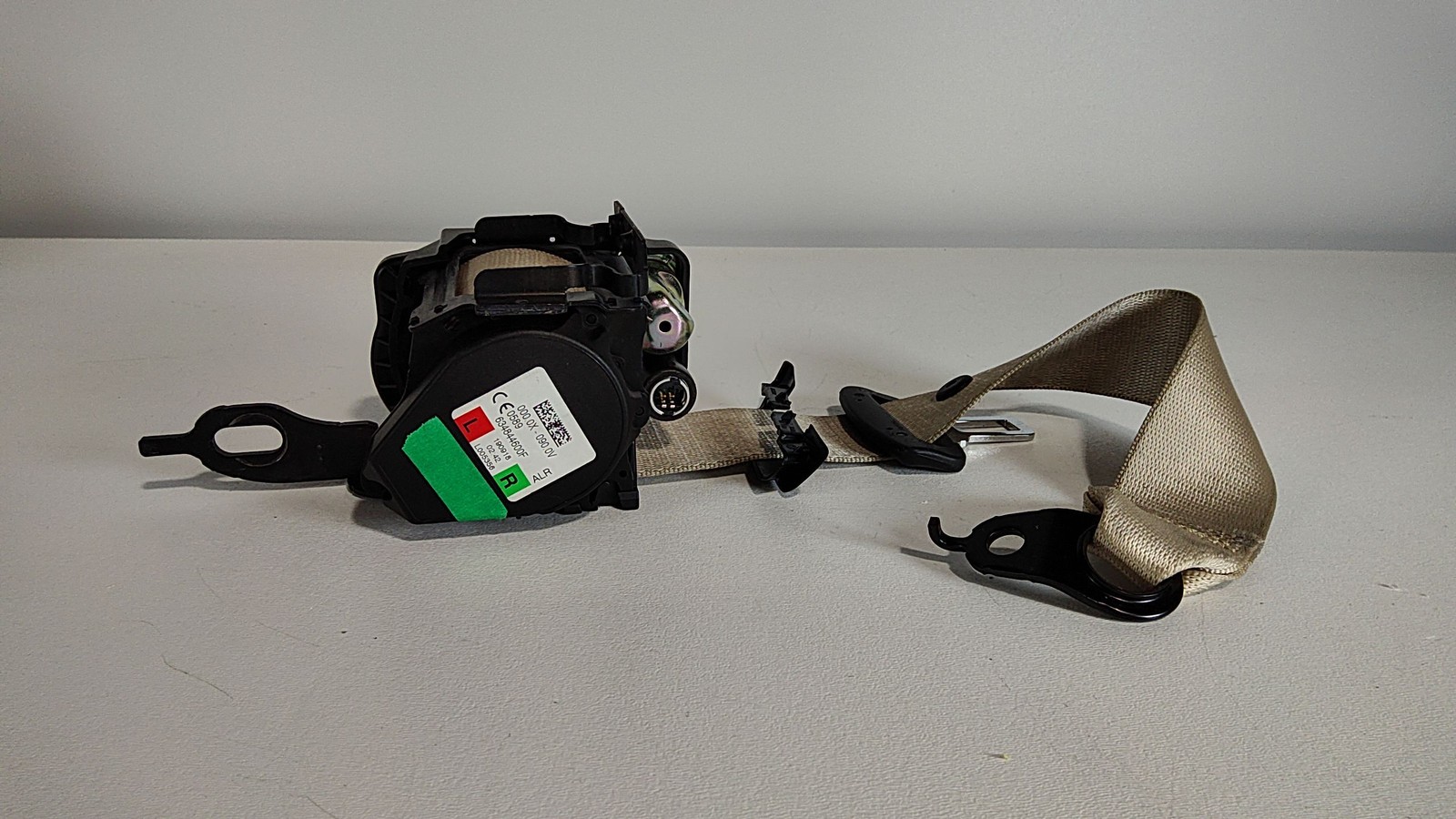 2017-2023 BMW 530i Rear Right Side Seat Belt Beige OEM 72117455626