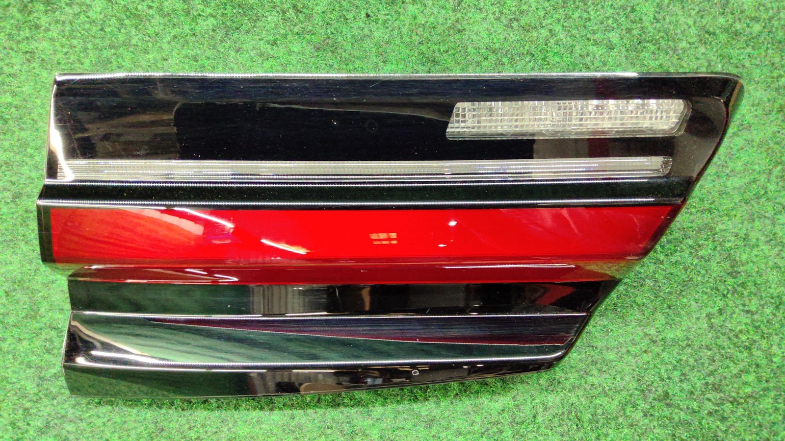 2021-2023 BMW 540i Right Tail Light Decklid Mounted Lamp OEM 63218493820