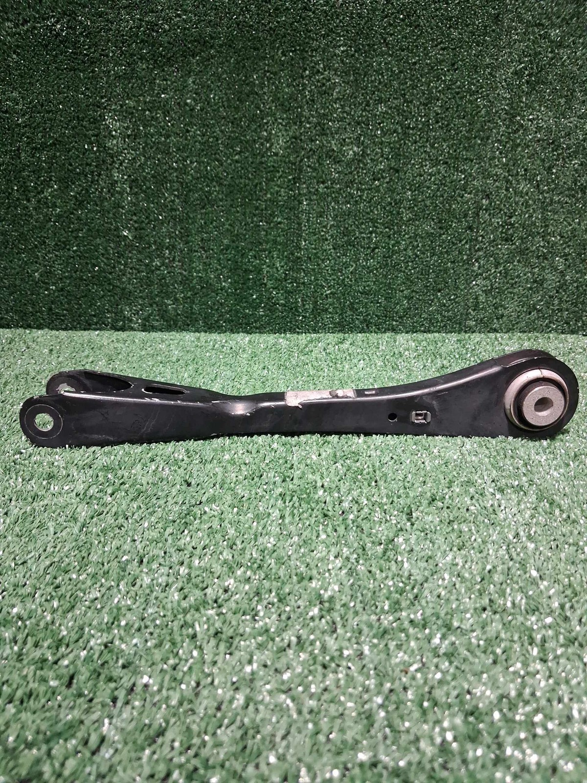 2018-2023 Bmw X3 Rear Right/ Left Trailing Lower Control Arm Oem 33306871023