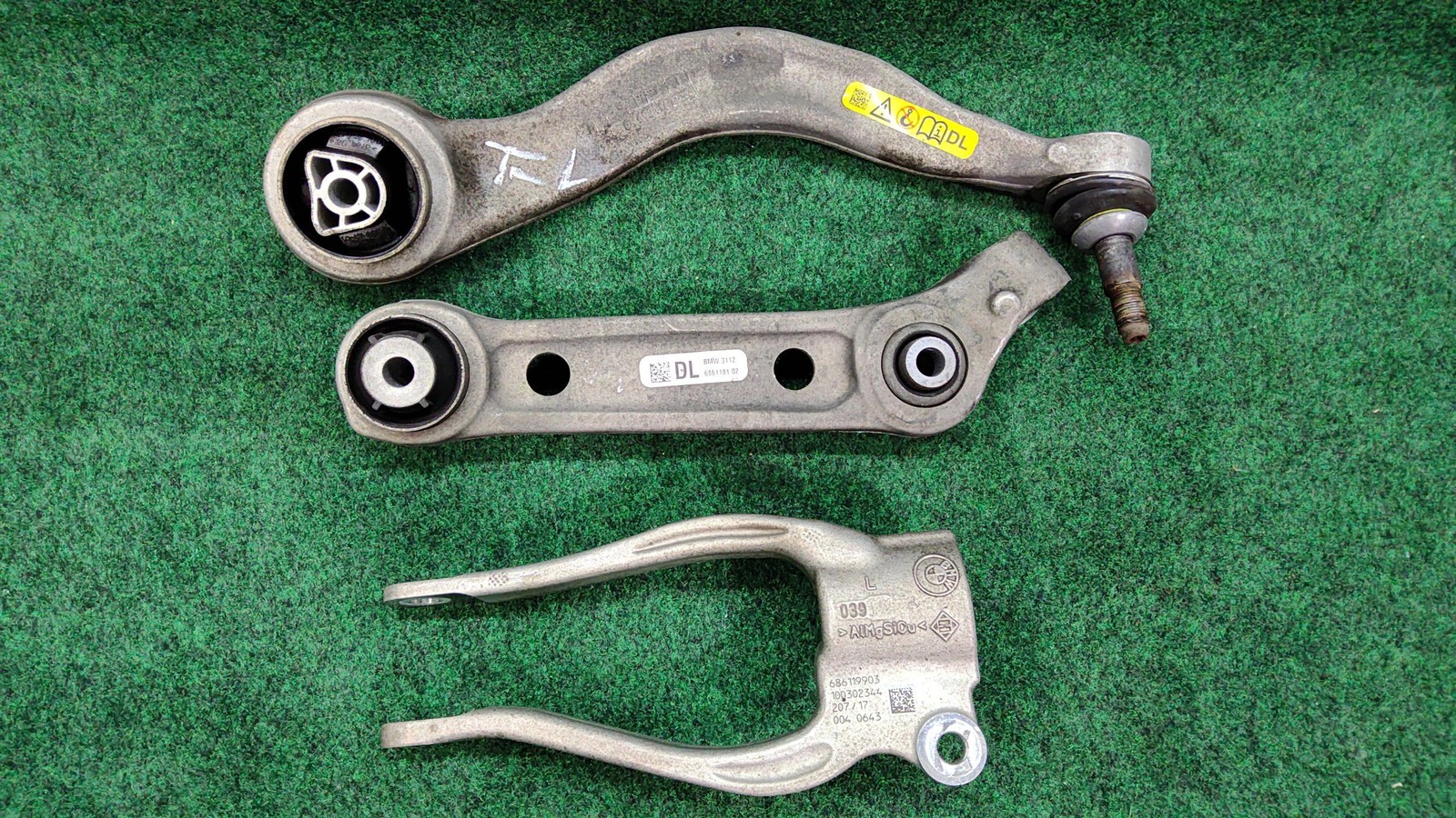 2017-2024 BMW 530i Front Left Lower & Upper Control Arm Tension Strut OEM