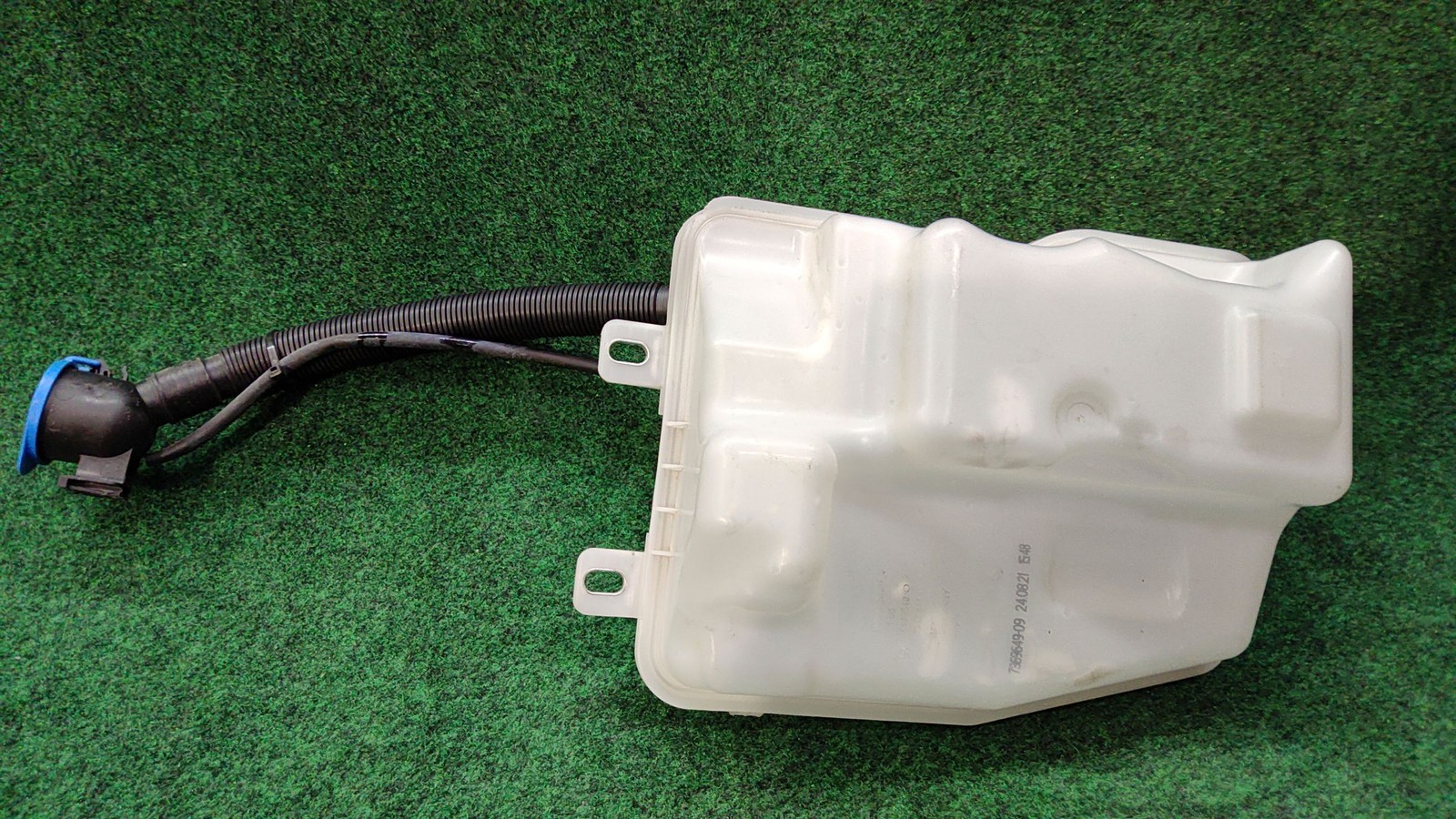 2016-2022 Bmw X1 Washer Bottle Oem 61667435790 61667403904 Original