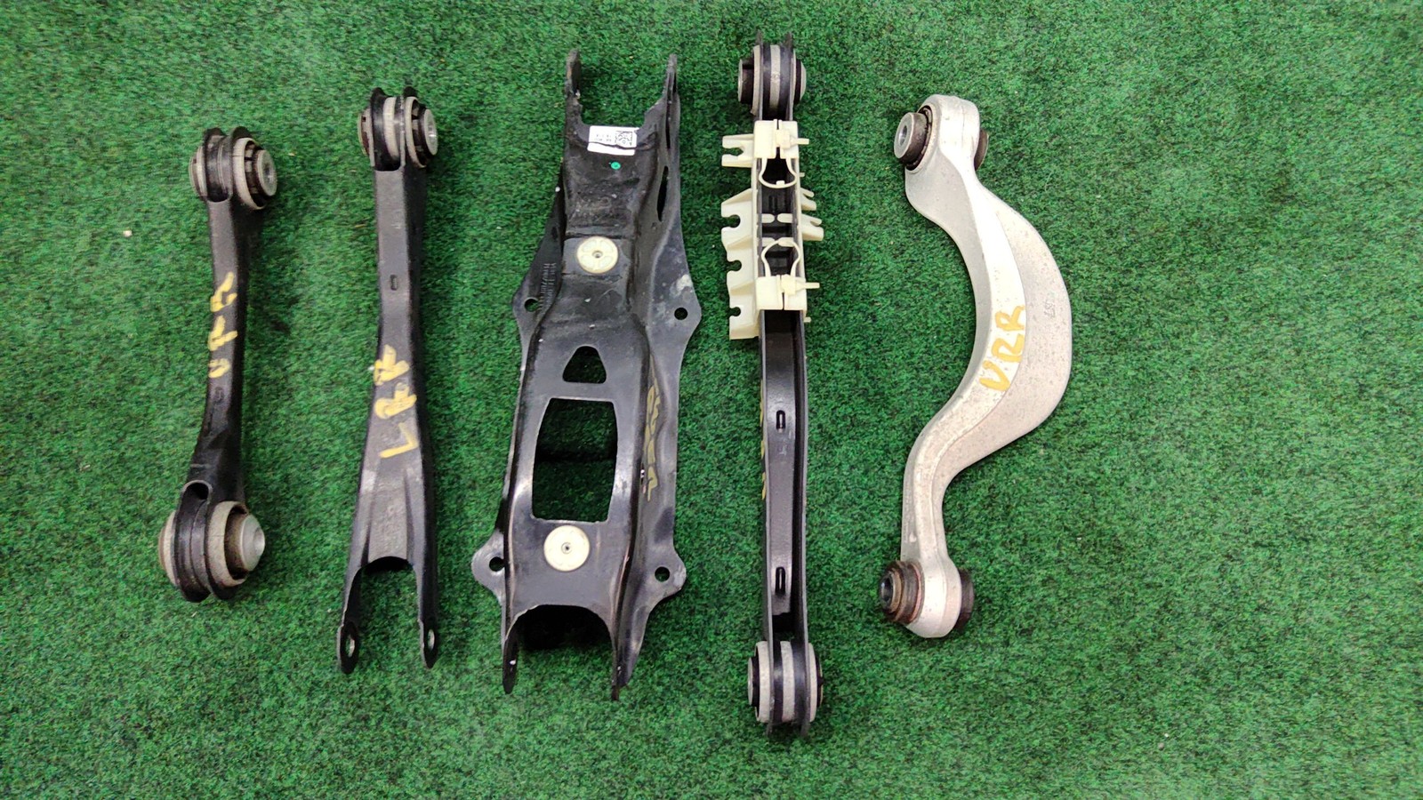 2019-2024 BMW X5 Rear Right Axle assembly OEM 33306878030 33306878022