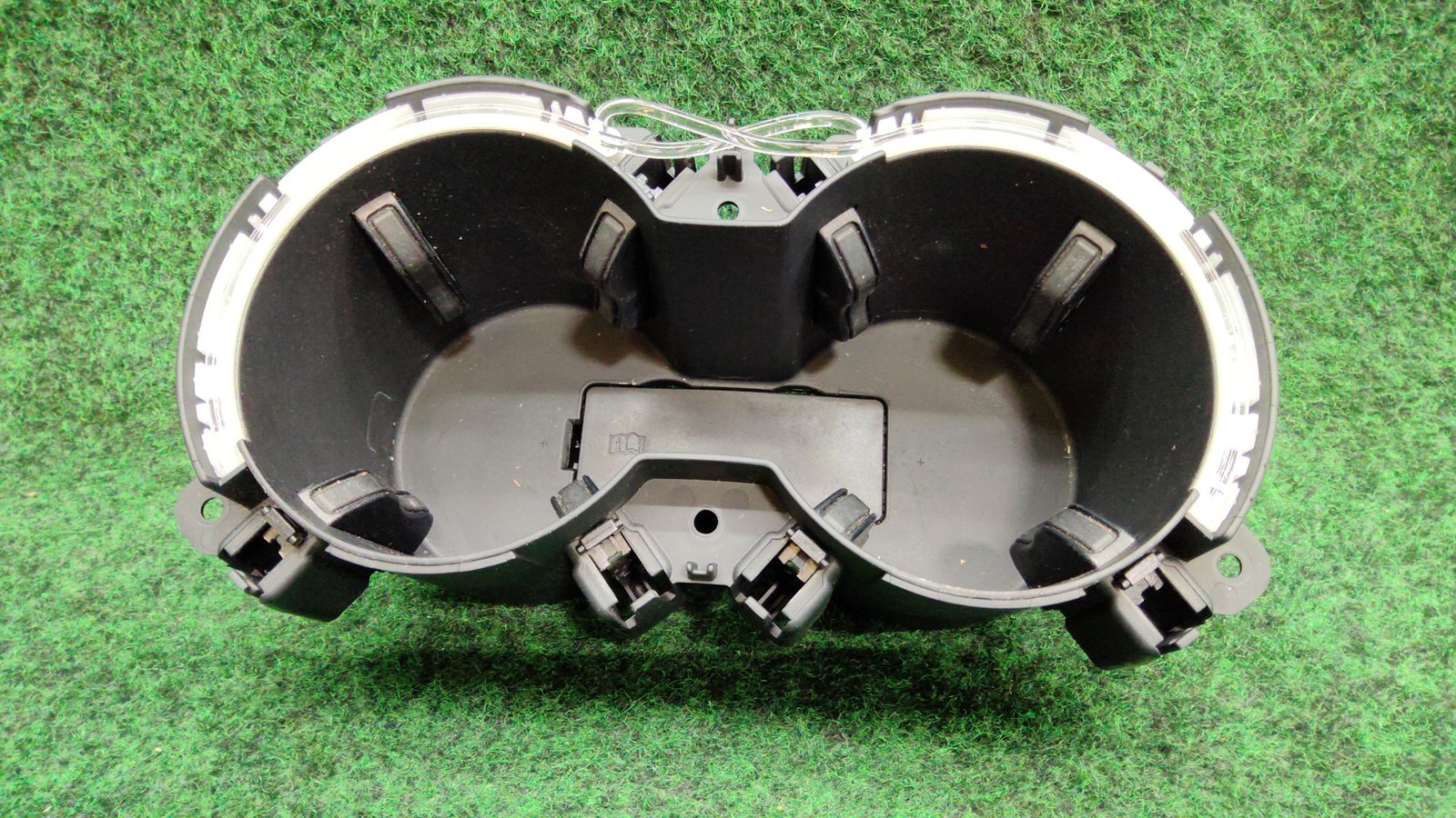 2017-2019 Audi A4 Quattro Center Console Cup Holder Oem 8w0862533d
