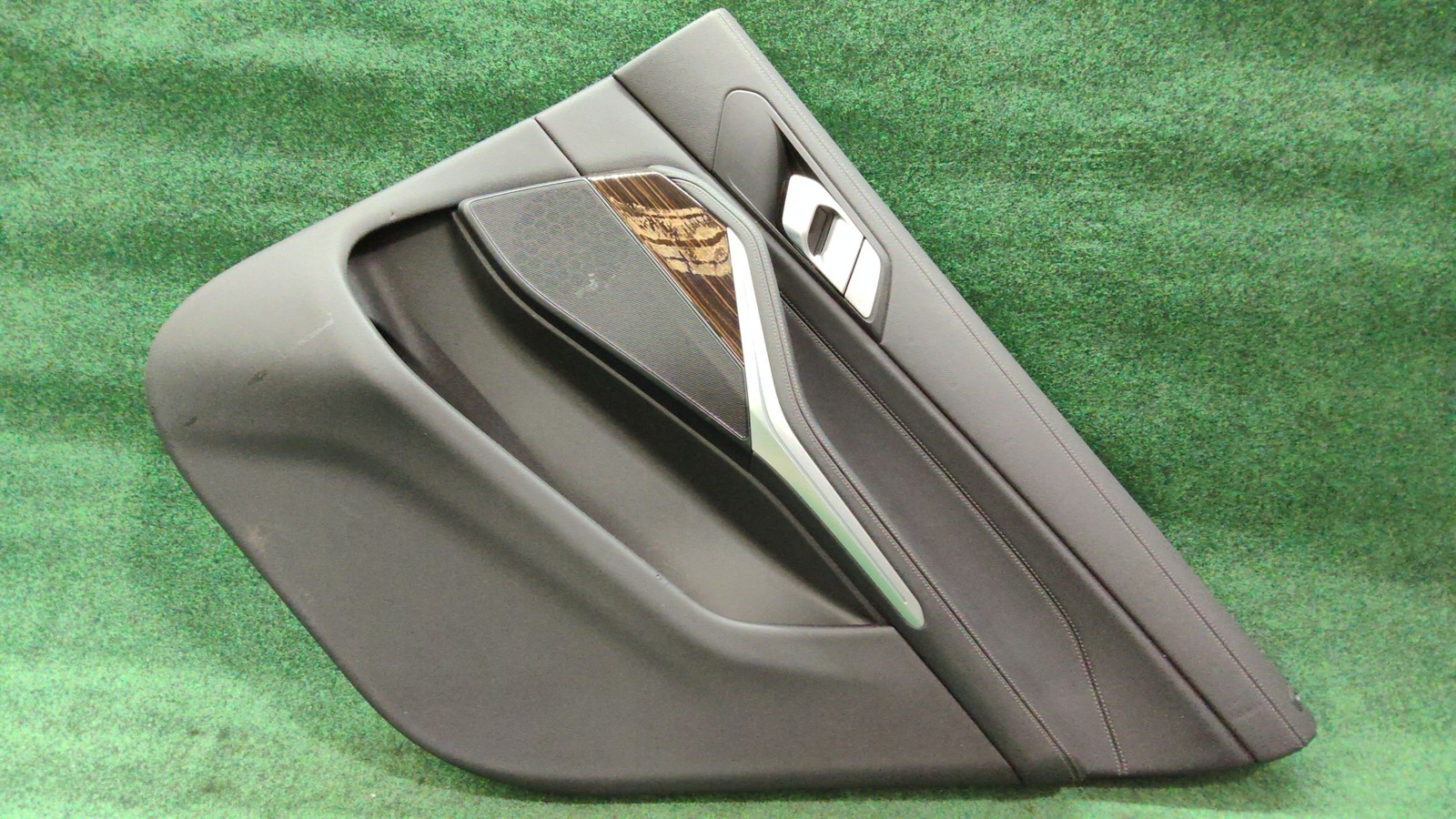 2019-2022 BMW X7 Rear Right Door Trim Panel OEM 51429474218 Original