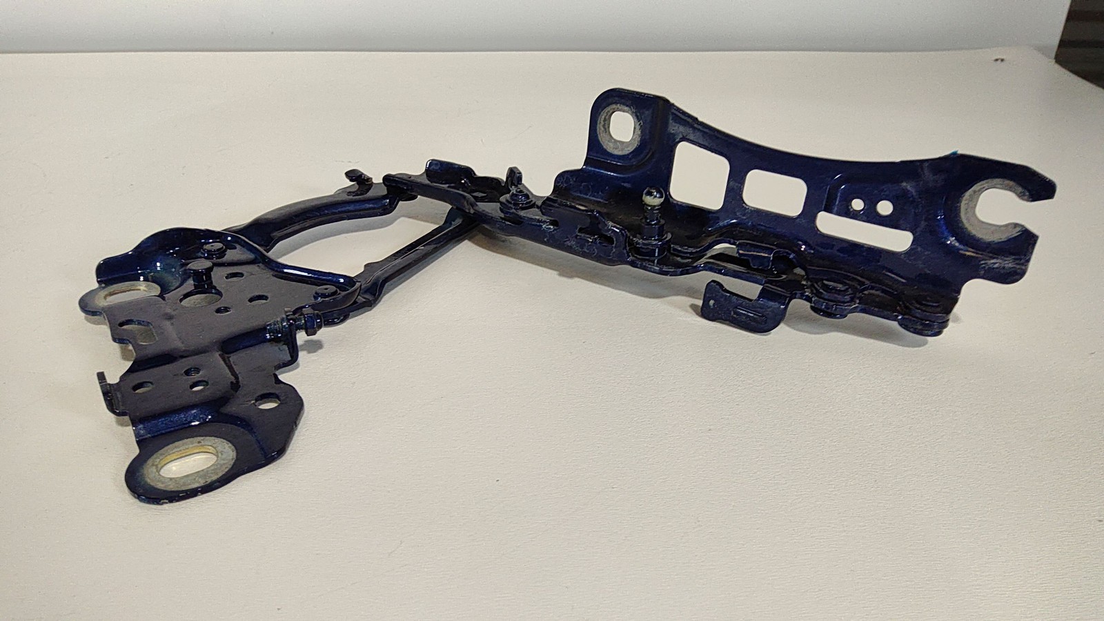 2019-2025 Bmw 330i Left Engine Hood Hinge Lh Blau Metallic C1m Oem 41008494431