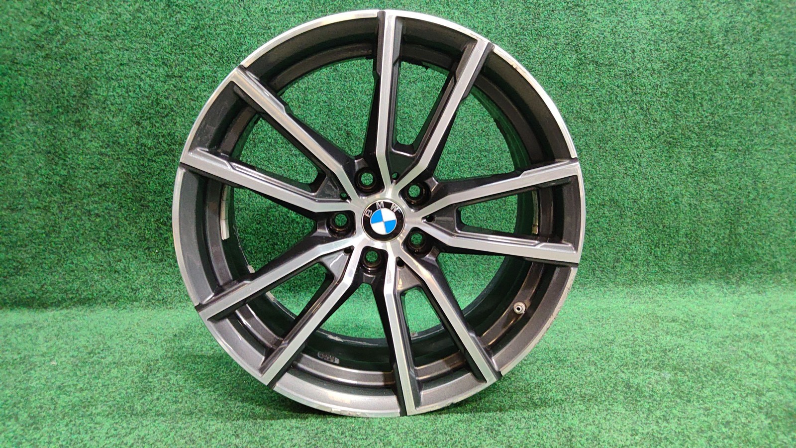 Bmw Wheel Rim V-spoke 7.5jx18 Orbitgrey Light Alloy Oem 36116883522