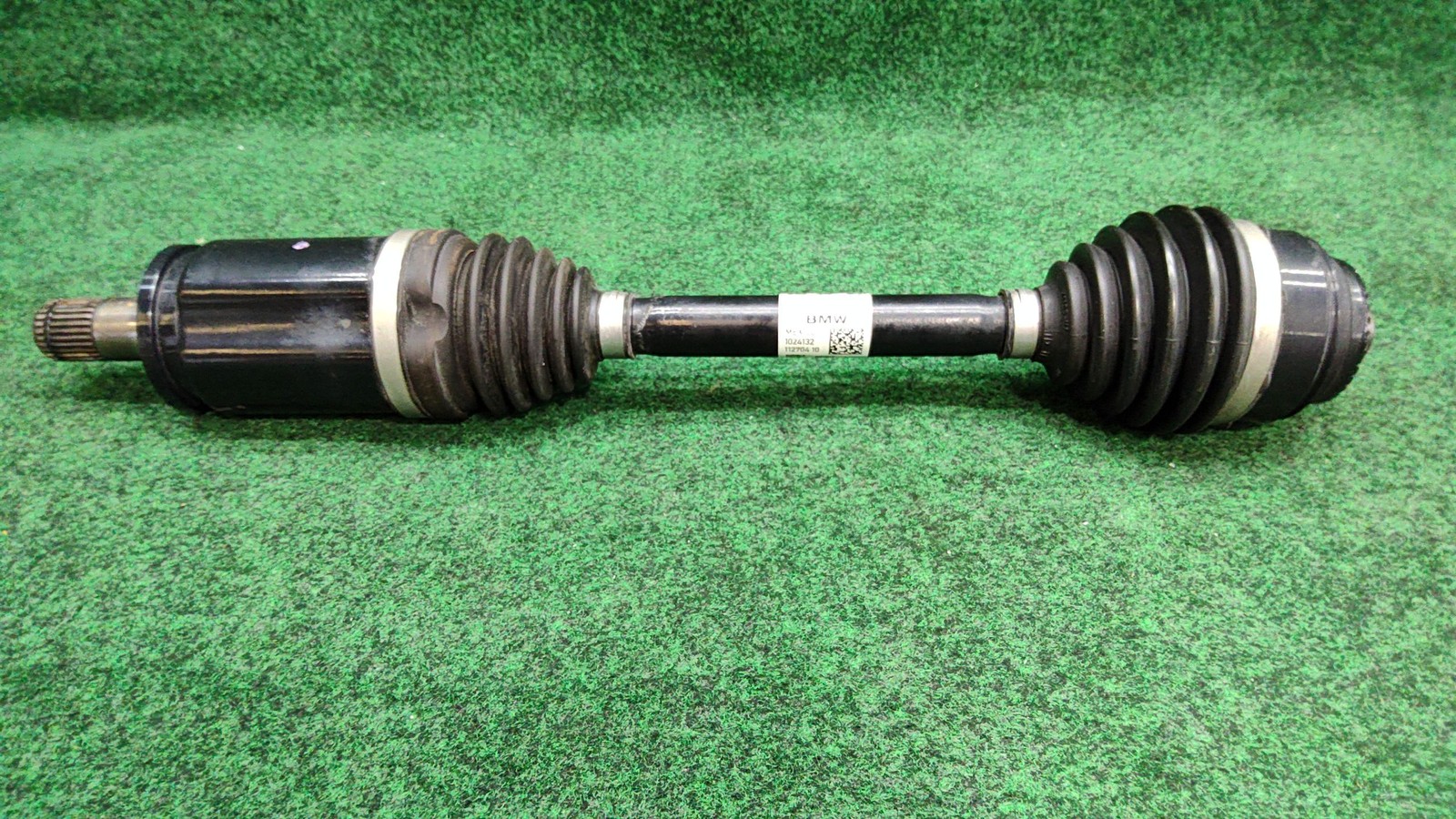 2019-2022 Bmw 330i Left Front Axle Shaft Oem 31608485717 / 31608682367