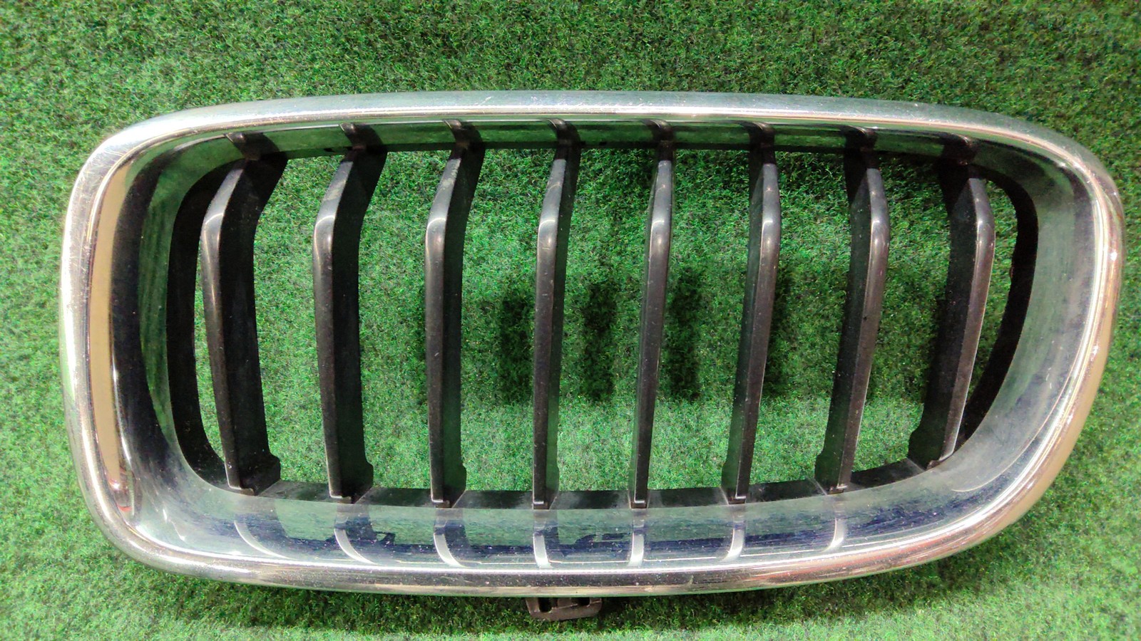 2016-2019 BMW 330i Grill Right  OEM 51117464494 Original