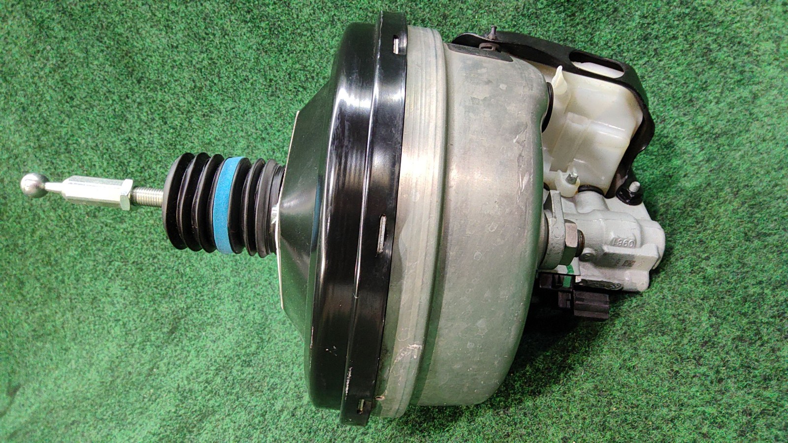 2021-2025 Audi A4 Quattro Power Brake Booster Oem 8w0612107