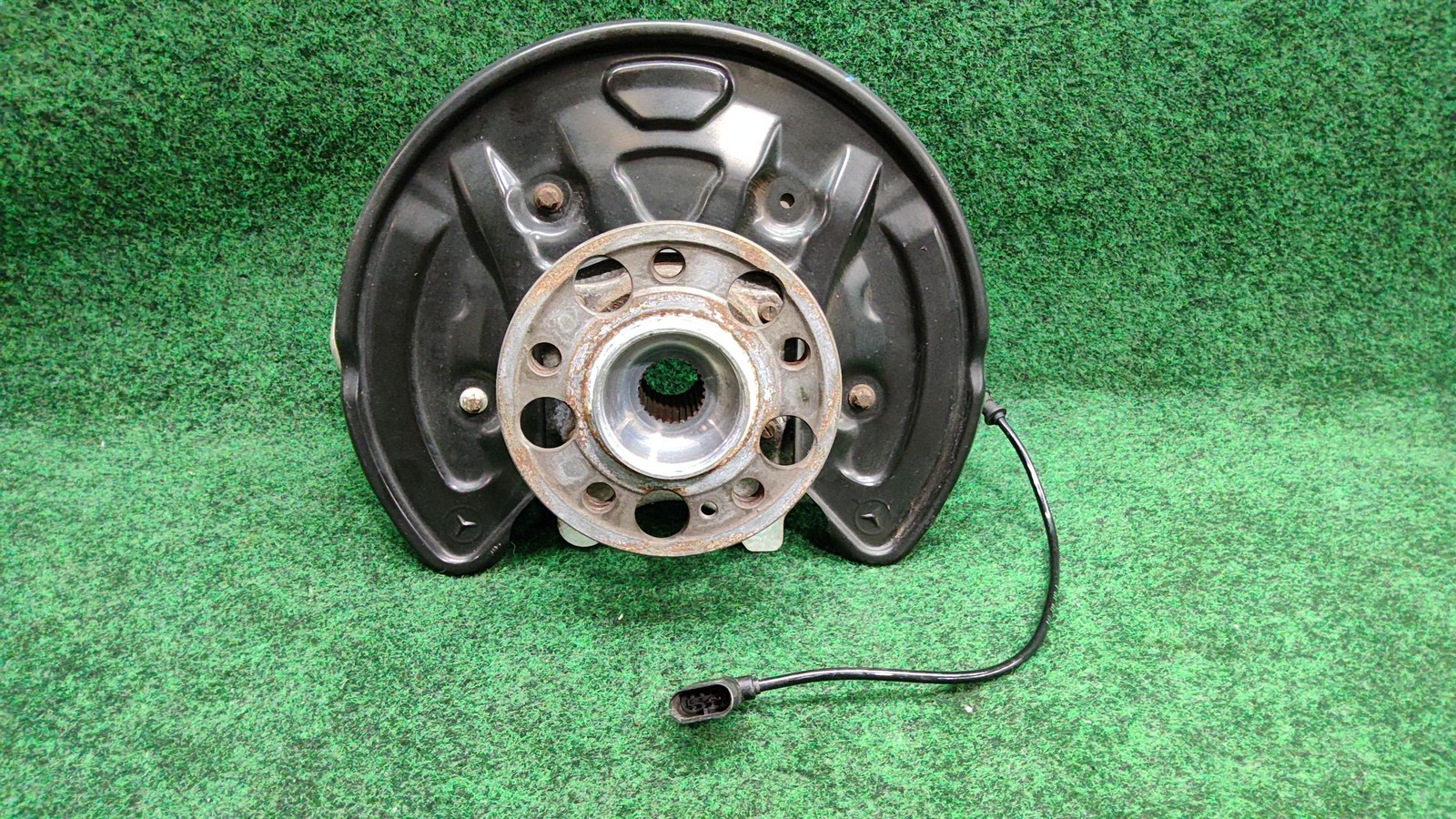 16-2022 Mercedes Glc 300 Left Rear Wheel Knuckle 17k Oem A2133503105 A2133570500
