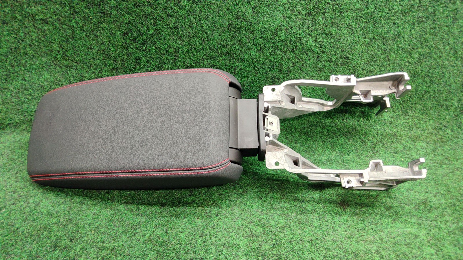 2019-2025 Audi Q3 Center Console Armrest Assembly Oem 83a864207a / 83a864283a