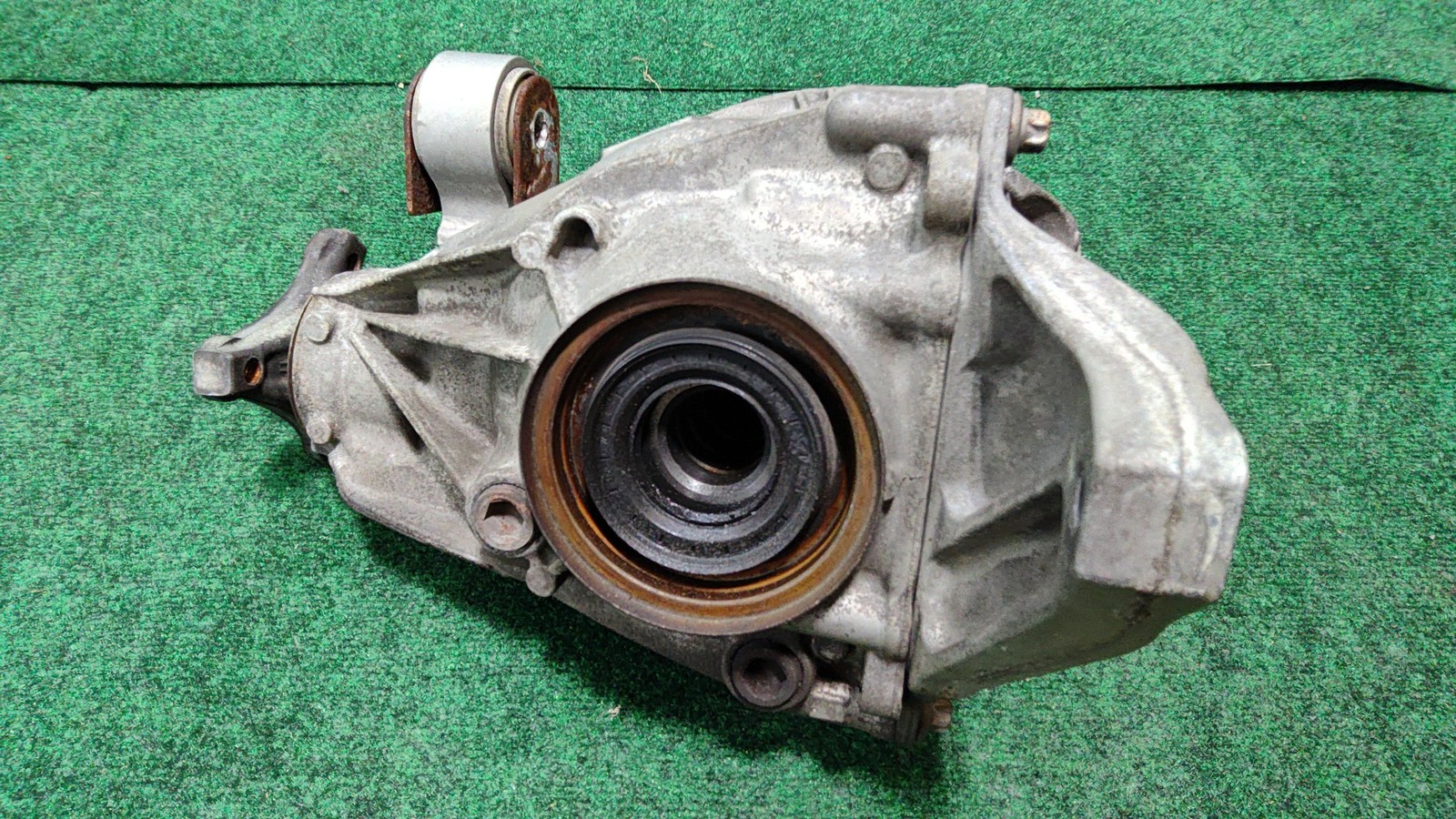 2016-2022 Mercedes Benz Glc 300 Rear Differemtial 17k Miles Oem A2053500928