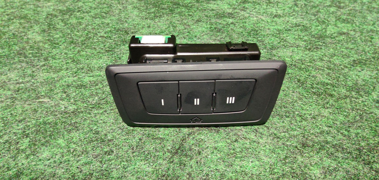 2015-2020 Audi A3 Quattro Garage Opener Control Switch Oem 8v5063211a