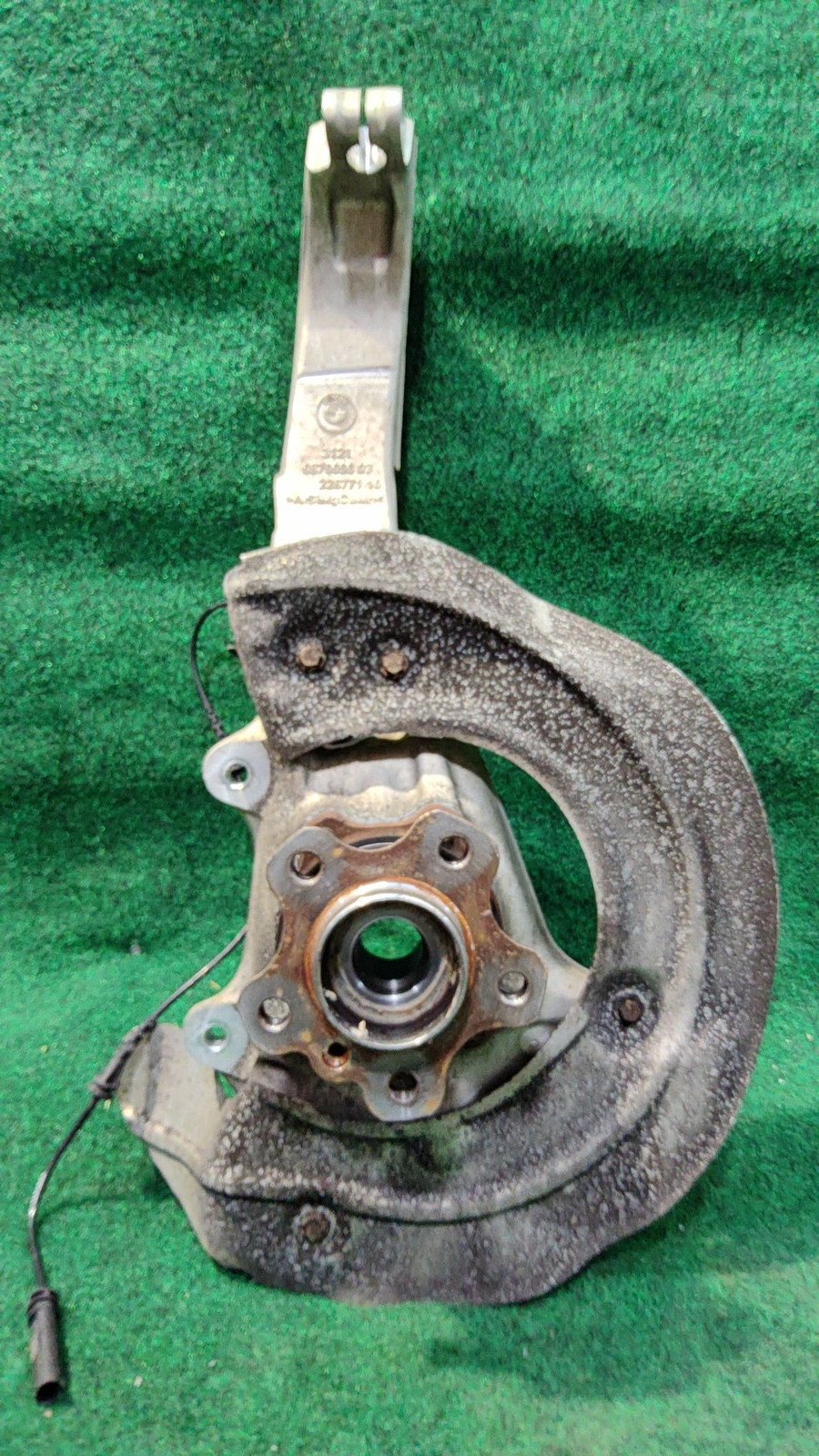 2020-2024 BMW X6 M50i Front Right Steering Spindle Knuckle Hub OEM 32216876656