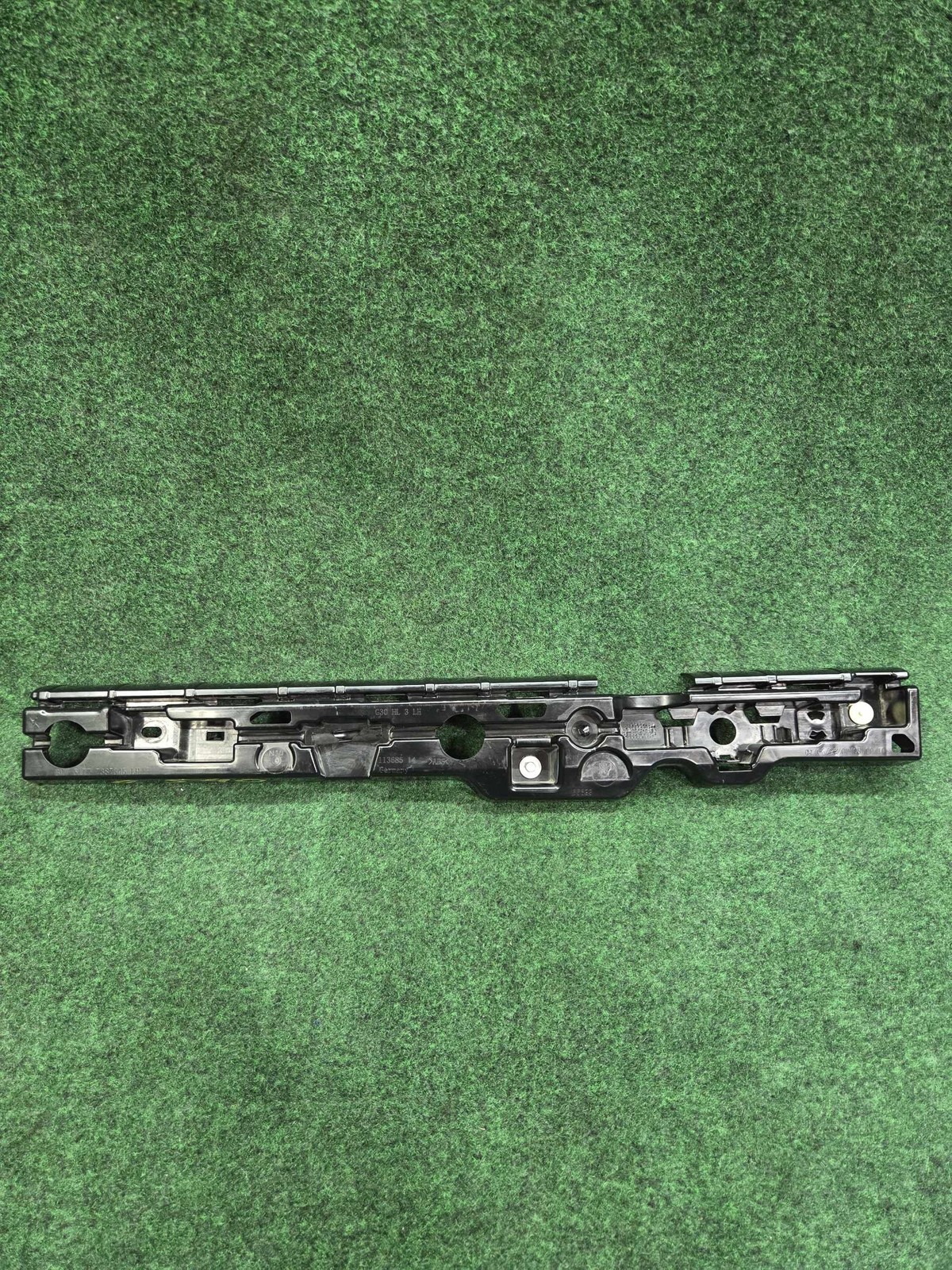 2017-2023 Bmw 540i Lh Rocking Moulding Braket Supporting Ledge Oem 51777387345