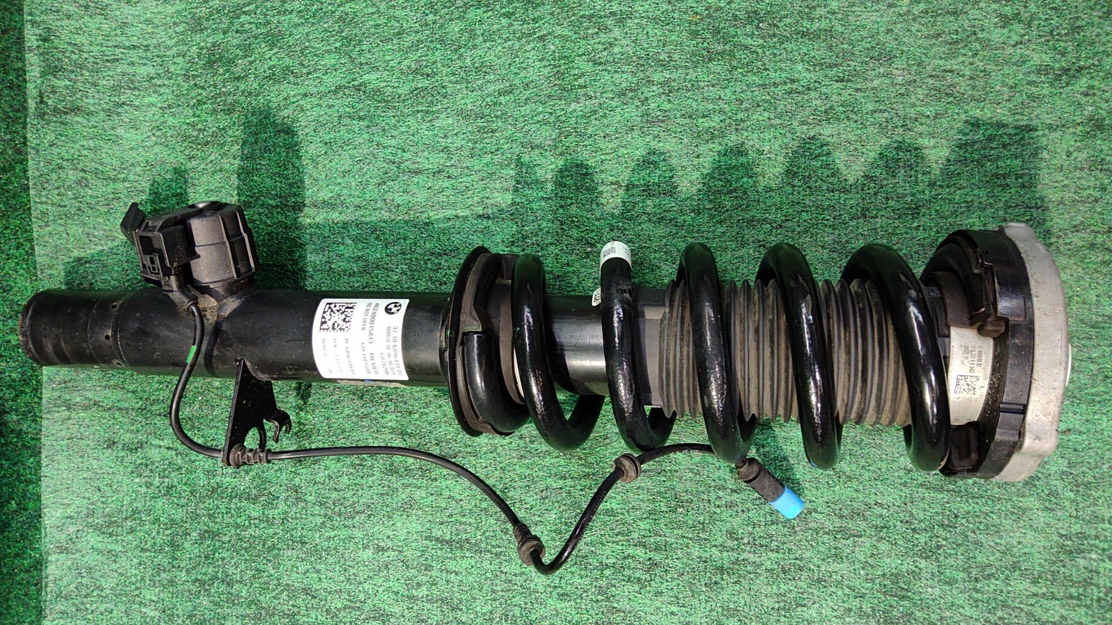 2020-2025 BMW X6 M50i Front Left Strut Absorber Assembly OEM 37106896440