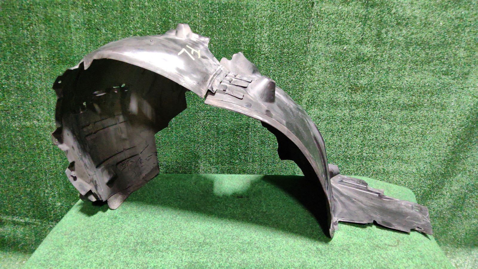 2014-2021 Mercedes Benz C300 Front Left Fender Liner Oem A2056903301