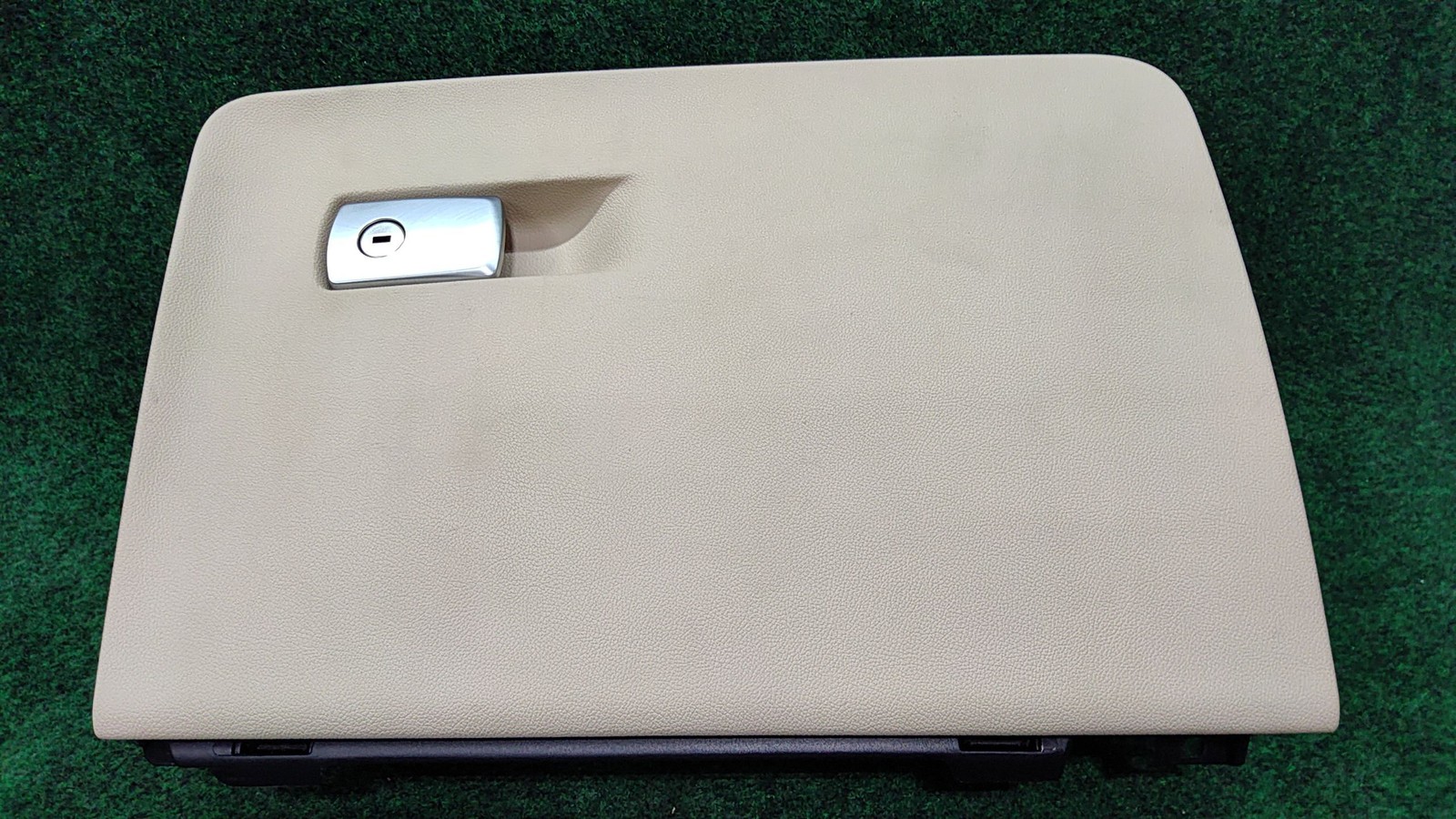 2018-2024 Bmw X3 Front Glove Box Assembly Beige Oem 51167941045 51169363451