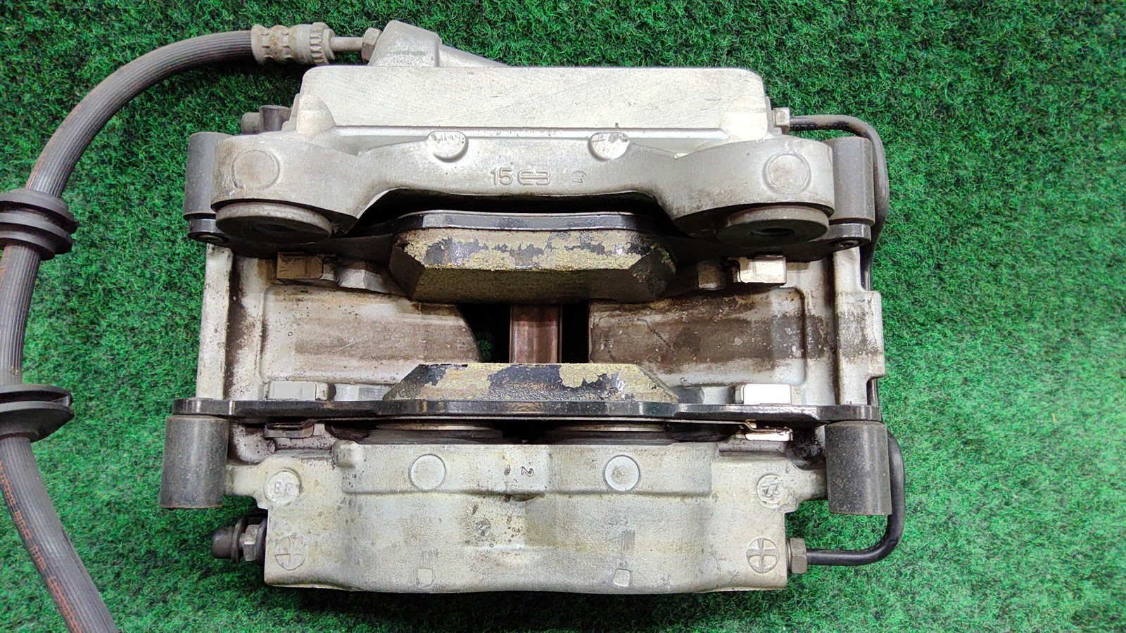 2017-2023 BMW 530i Front Right Caliper Housing Assembly OEM 34116883484