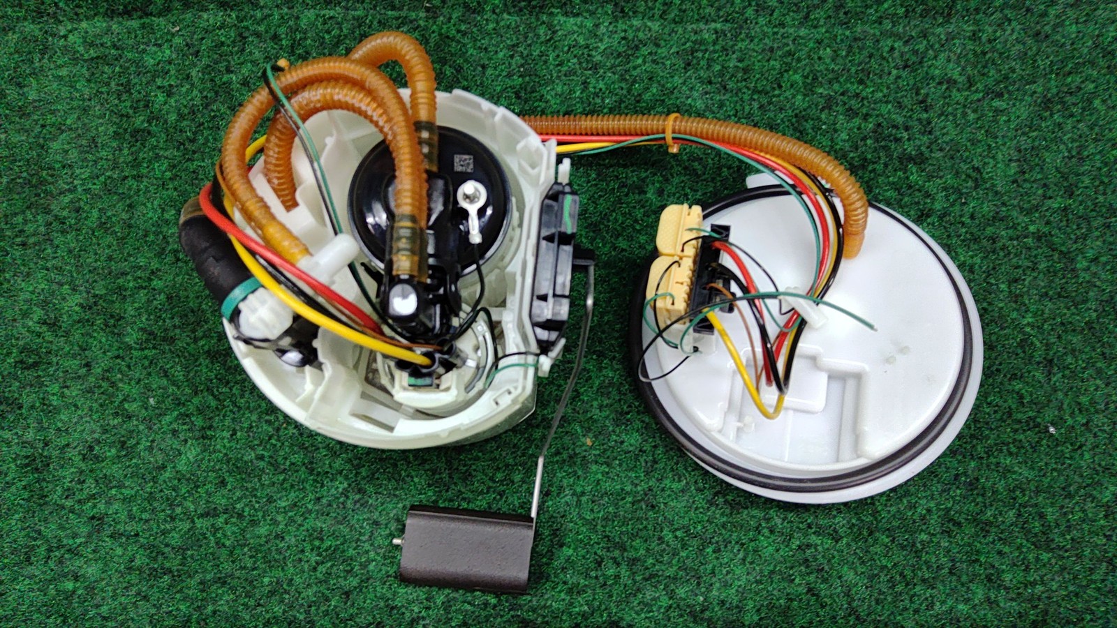 2018-2024 BMW 540i Fuel Pump Assembly Tank Mounted OEM16119468602