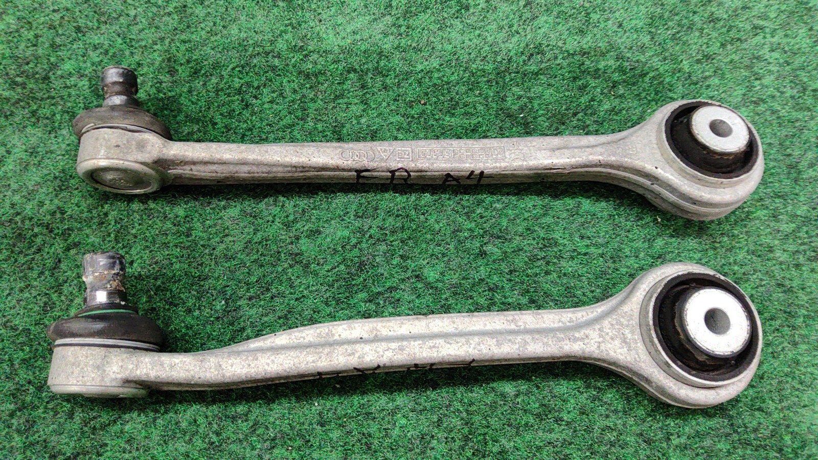 2021-2024 Audi A4 Right Front Set Control Arms 41k Mls Oem 8w0407510b 8w0407506c