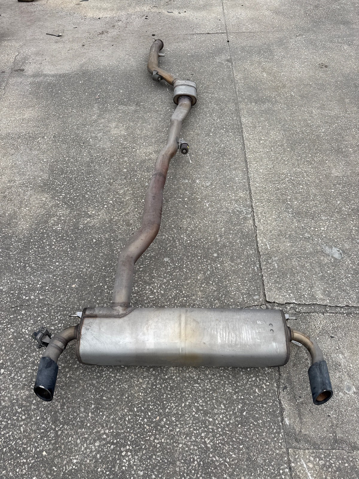 2018-2022 BMW X3 Exhaust Muffler OEM 18309452323 18308488033