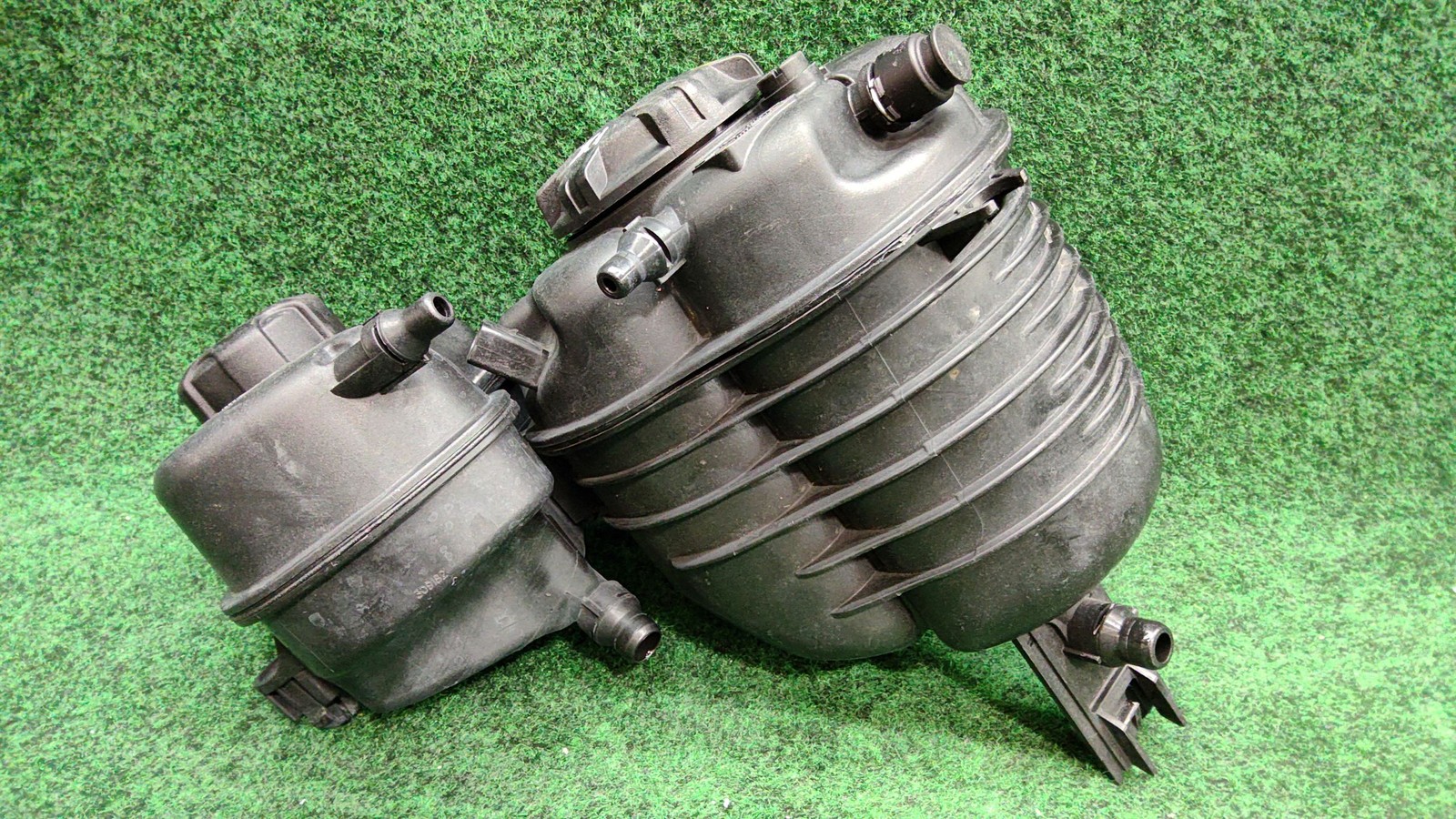 2018-2022 BMW 330i Coolant Recovery Expansion Tank OEM 17138610652 17138610653