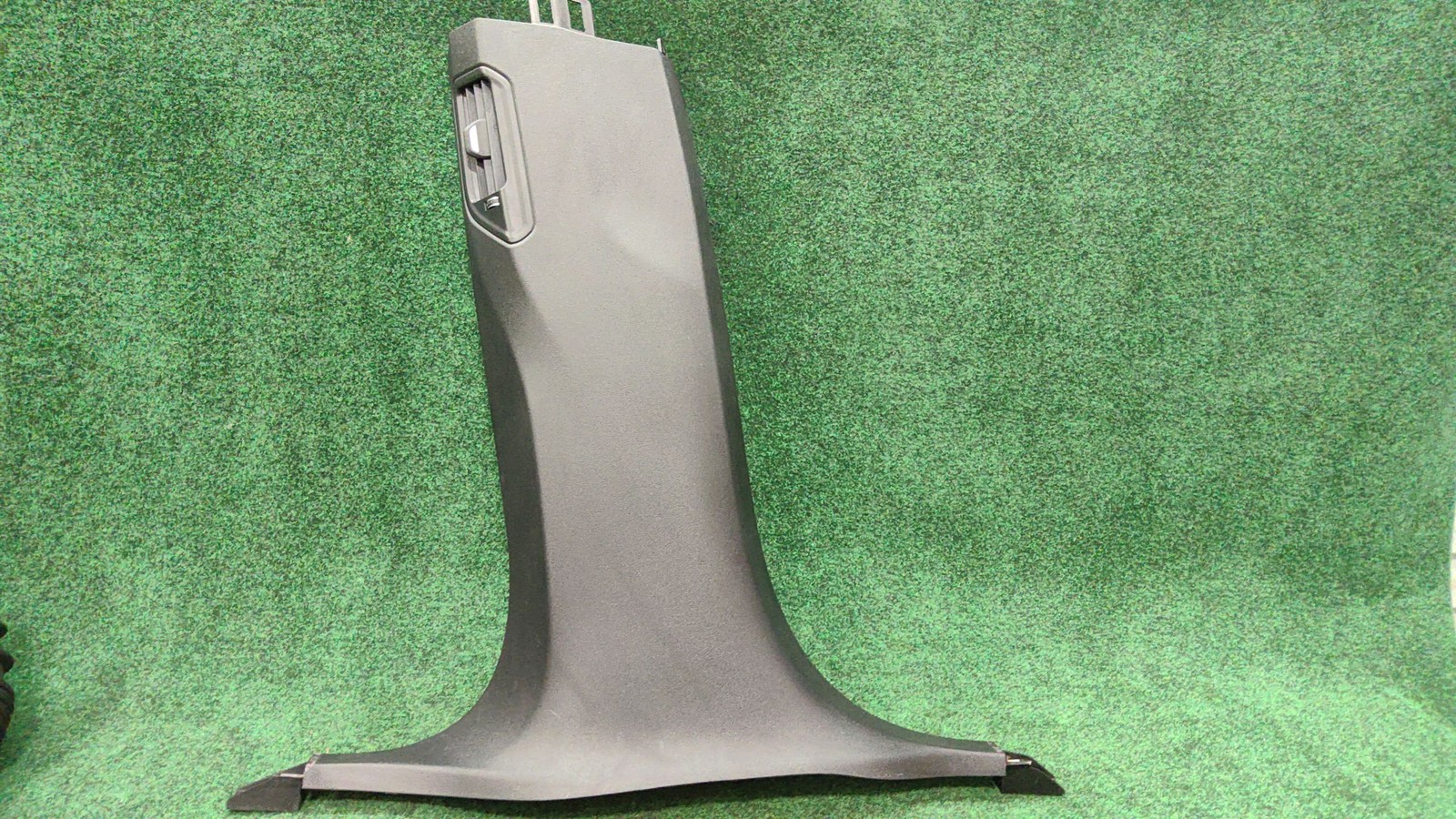 2019-2023 BMW X5 Left Side B Pillar Trim Cover Panel W/ Vent OEM 19184810