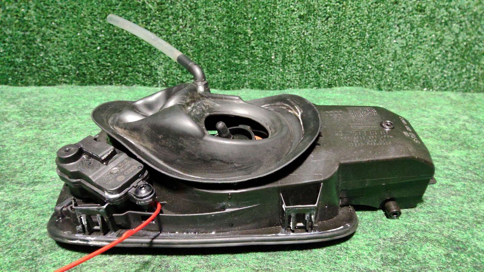 2015-2020 Audi A3 Quattro Fuel Filler Insert With Cap Oem 8v5809906