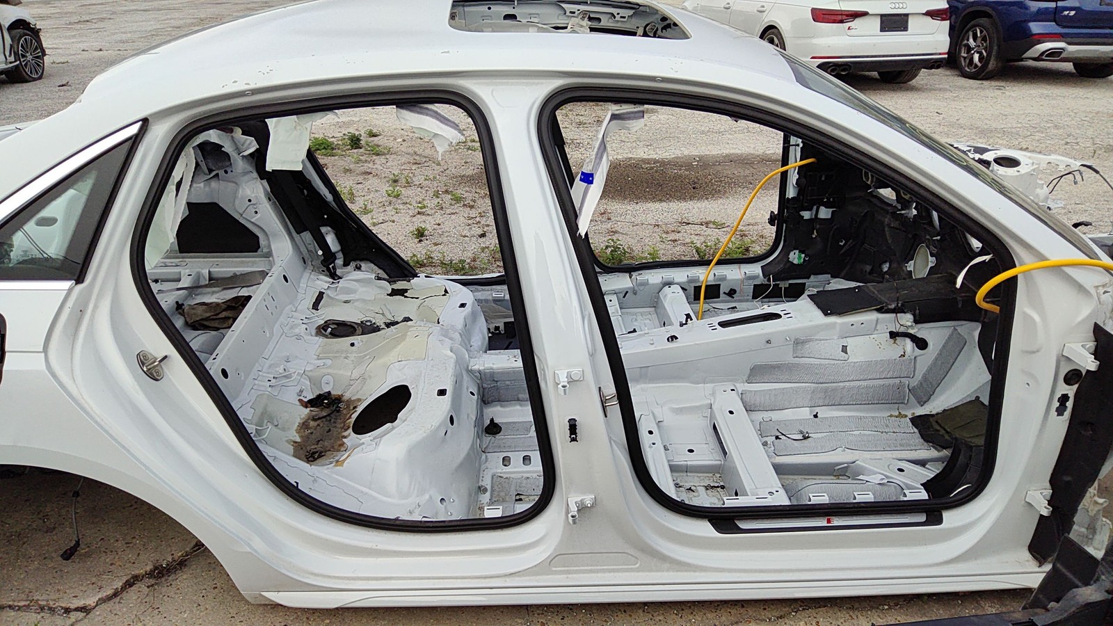 2021-2025 Audi A4 Right Body B-pillar Glacier White Metall 2y2y Oem 8w0810074a