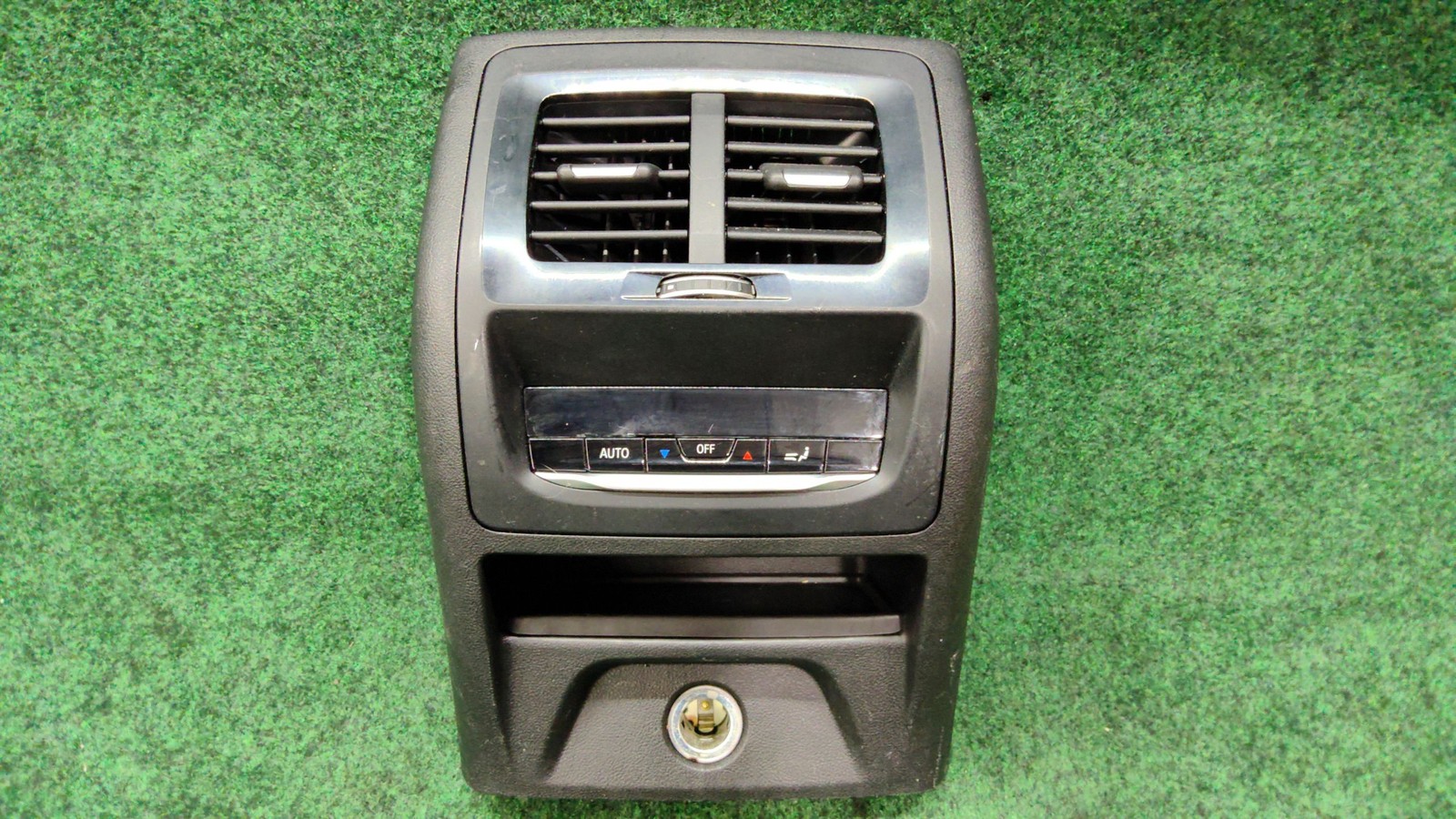 2018-2021 Bmw X3 Rear Center Console Air Vent Oem 51166823206 51169363814