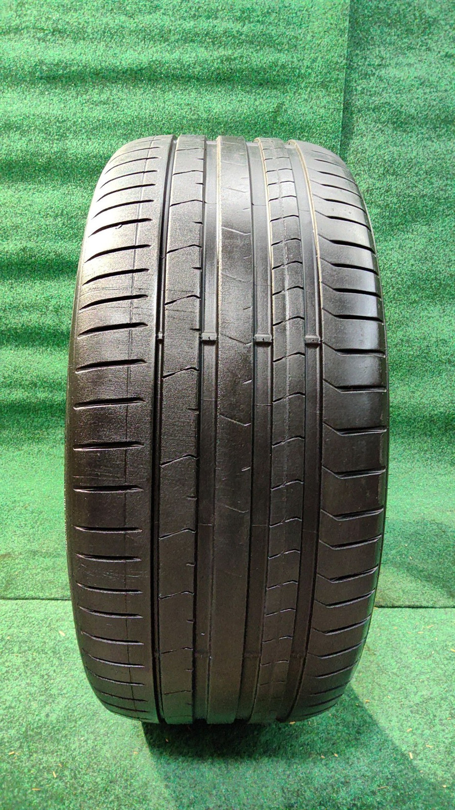 Tire 275/35-22 Tire Pirelli P Zero Front Rh